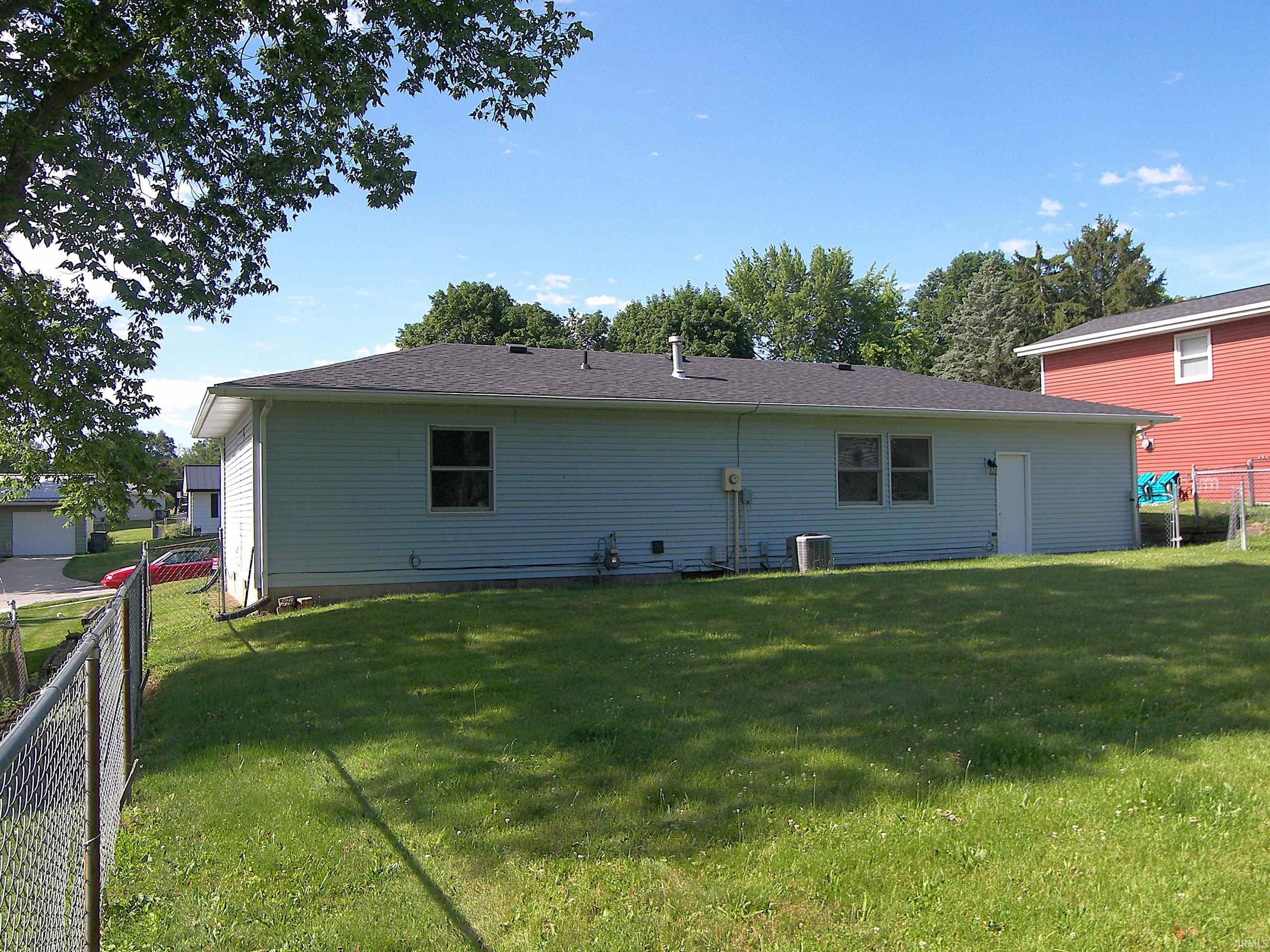 Photo 5 of 402 W Pickwick Drive