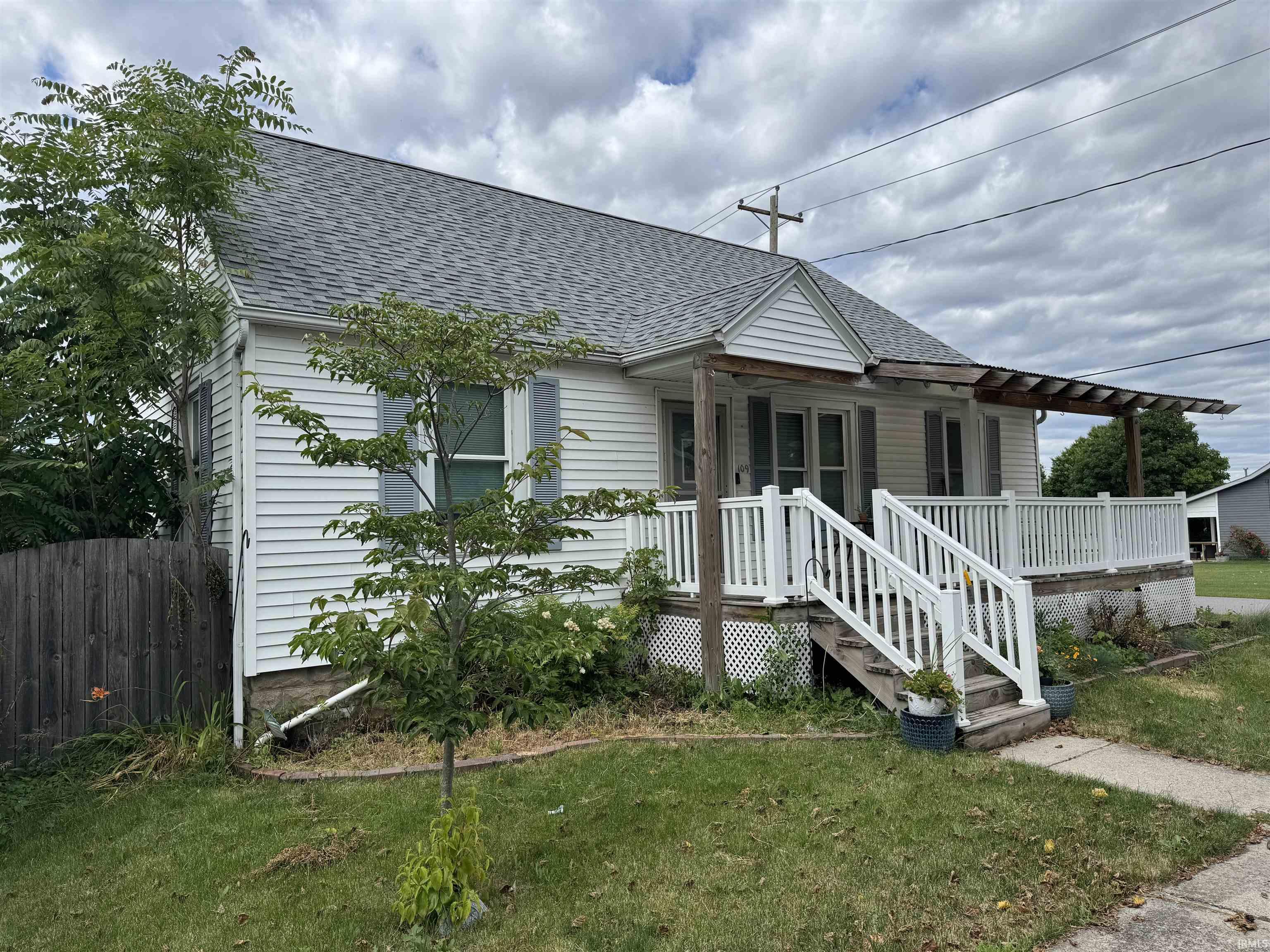 Photo 1 of 109 E Roe
