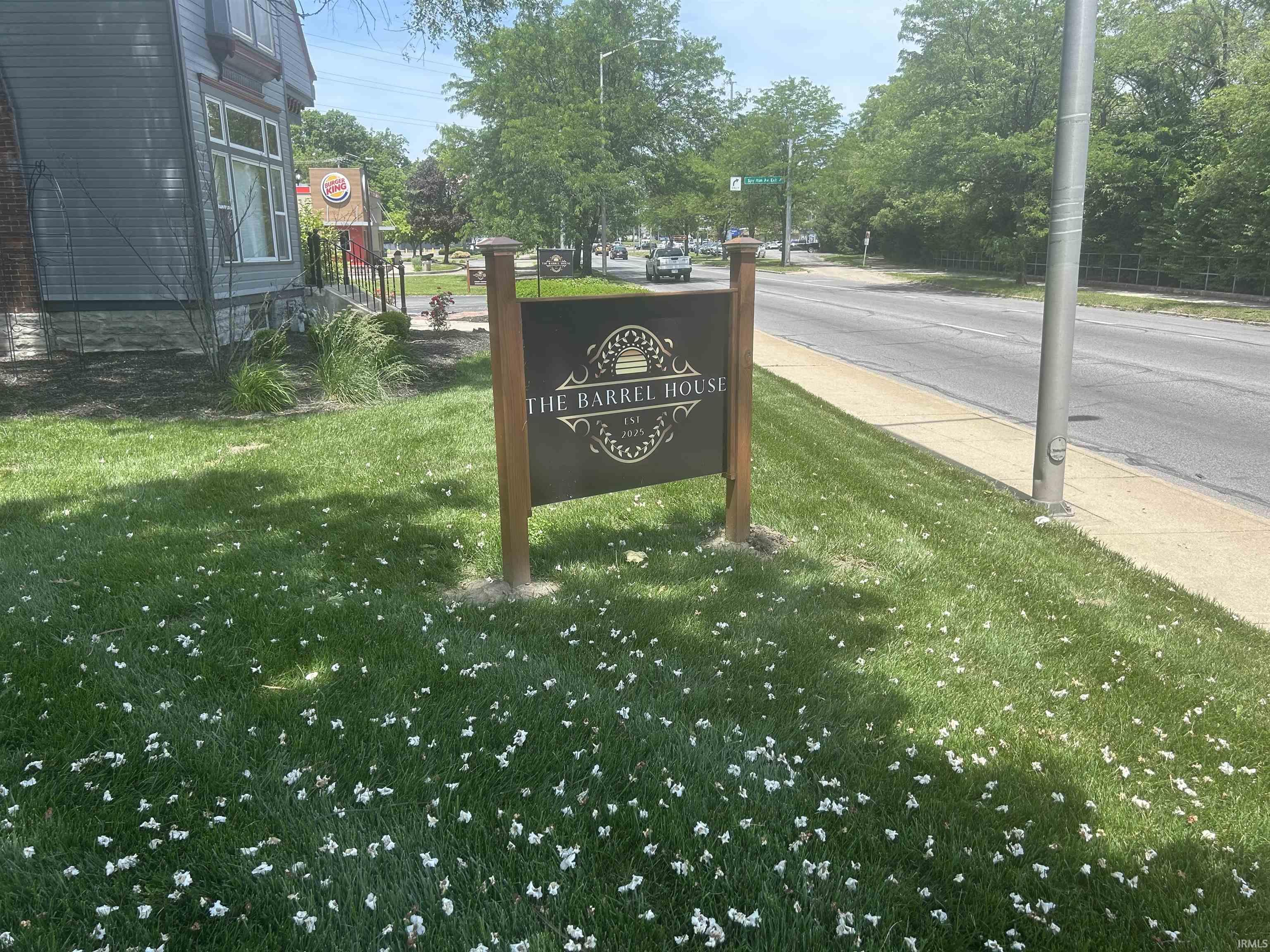 Photo 6 of 2417 Spy Run Avenue