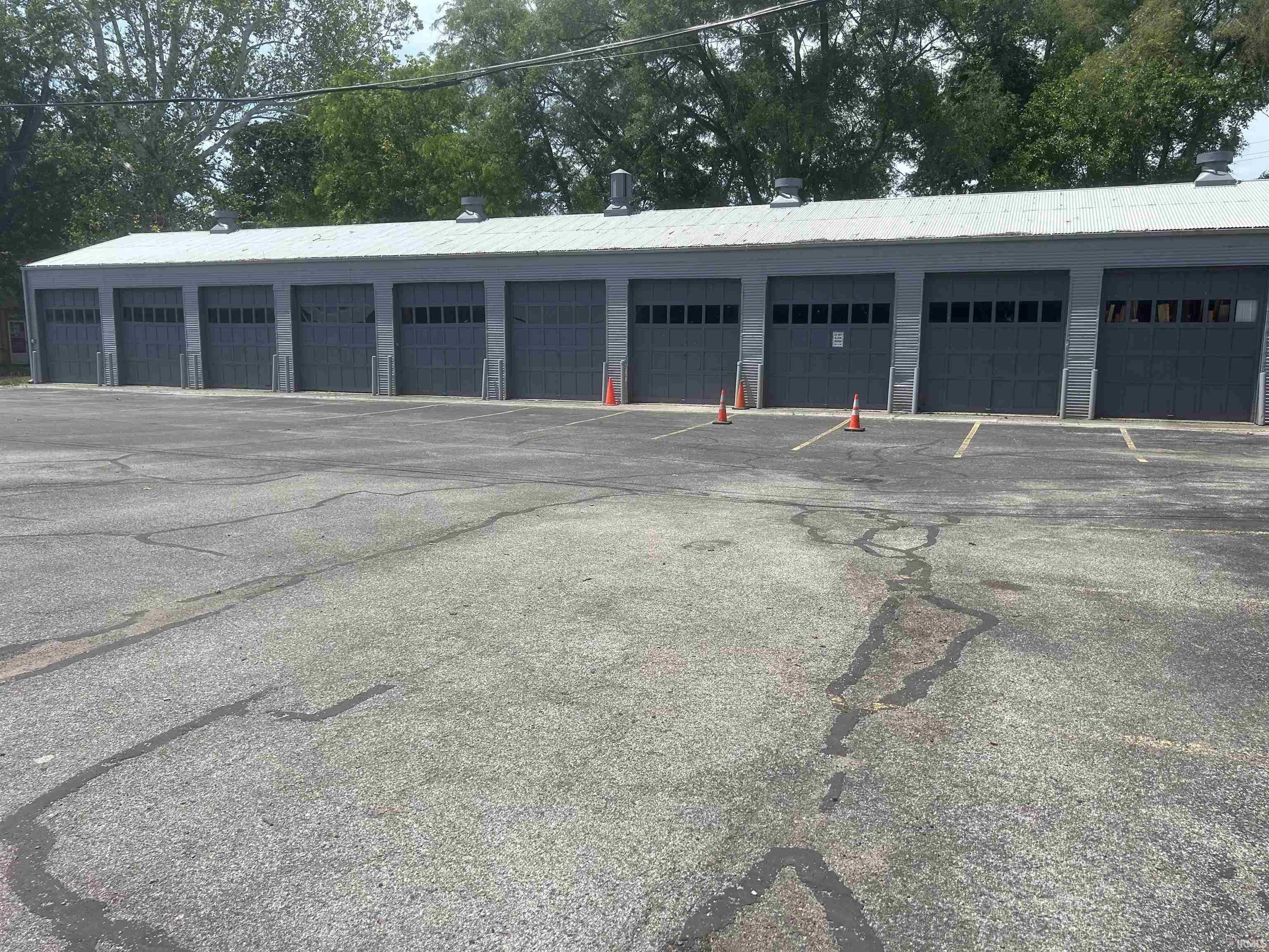 Photo 8 of 2417 Spy Run Avenue
