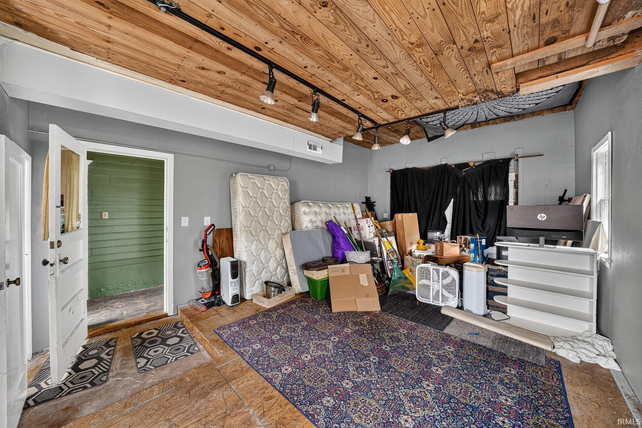 Bonus room with separate entrance
