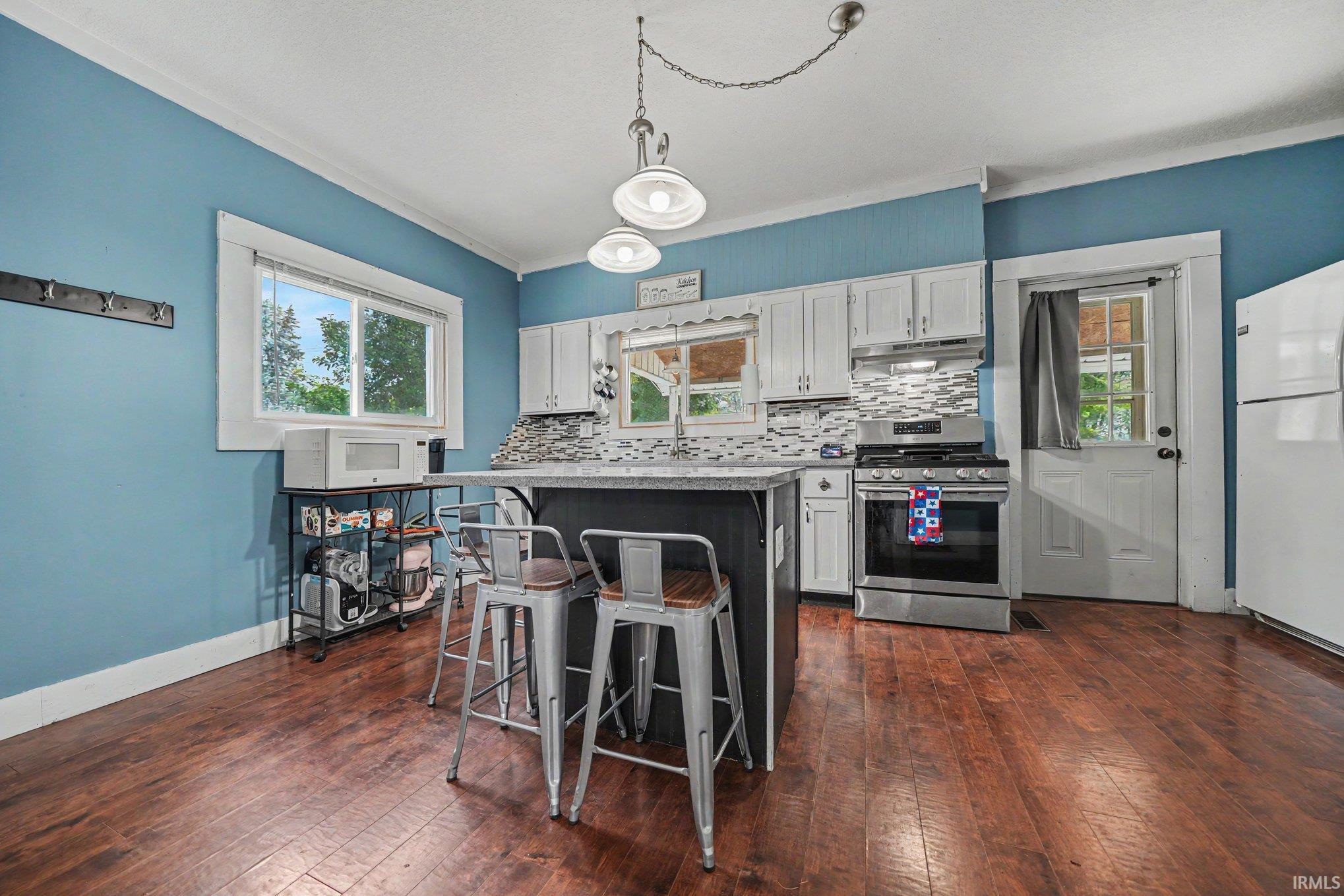 Photo 6 of 1031 N Huntington Street