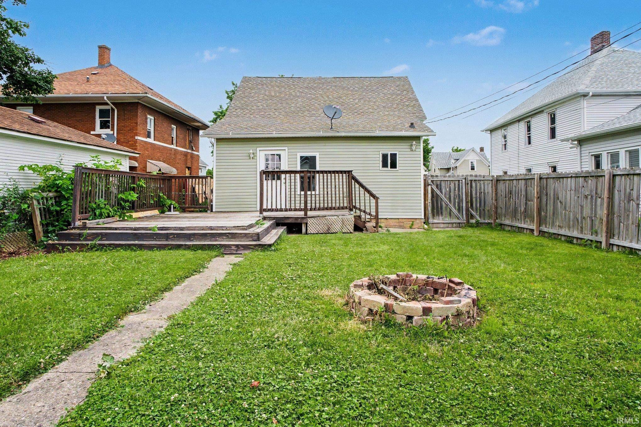 Homes for sale in Mishawaka, IN | 401 W 6th St, Mishawaka, IN 46544 | MLS# 202623948