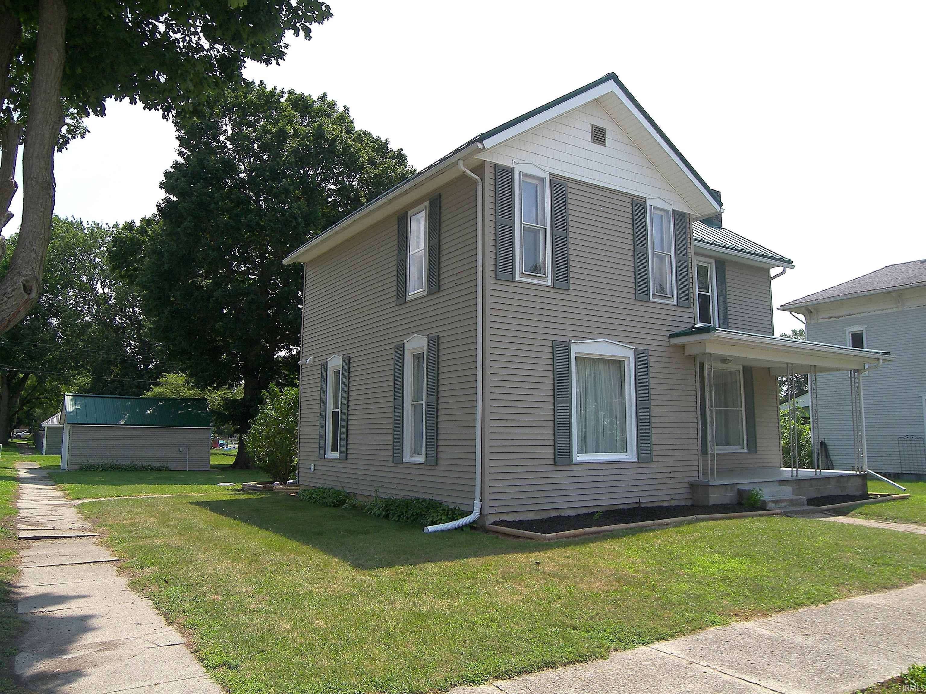 Photo 3 of 210 N Broadway Street