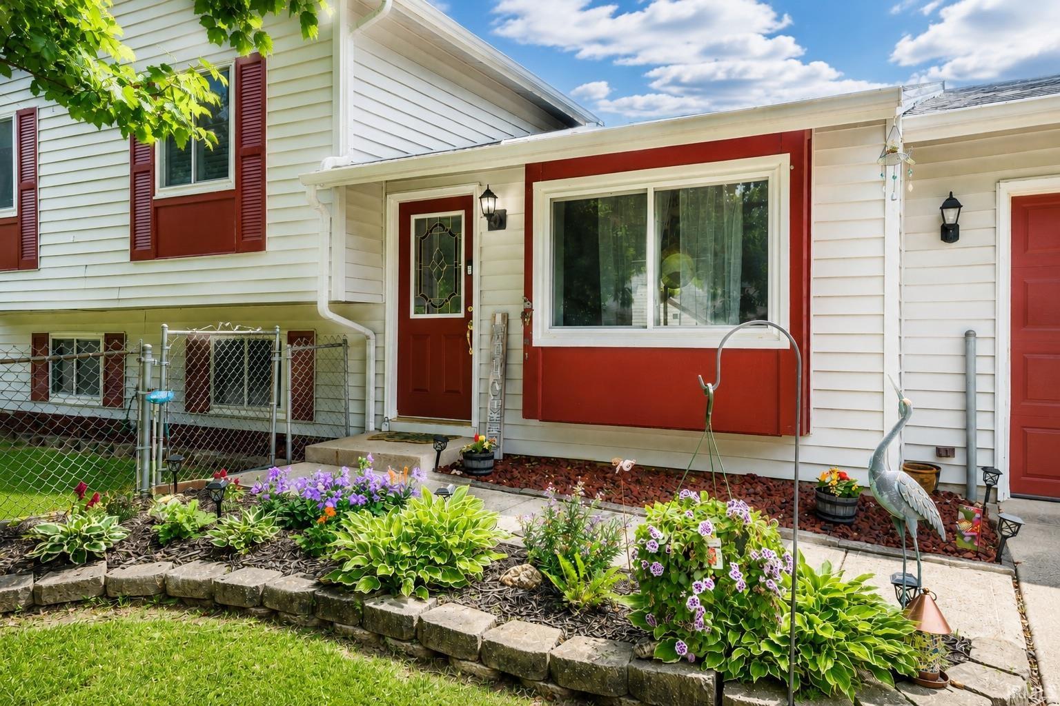 2nd image of 3801 W Woodmere Ct, Bloomington, IN 47403 | MLS# 202624104