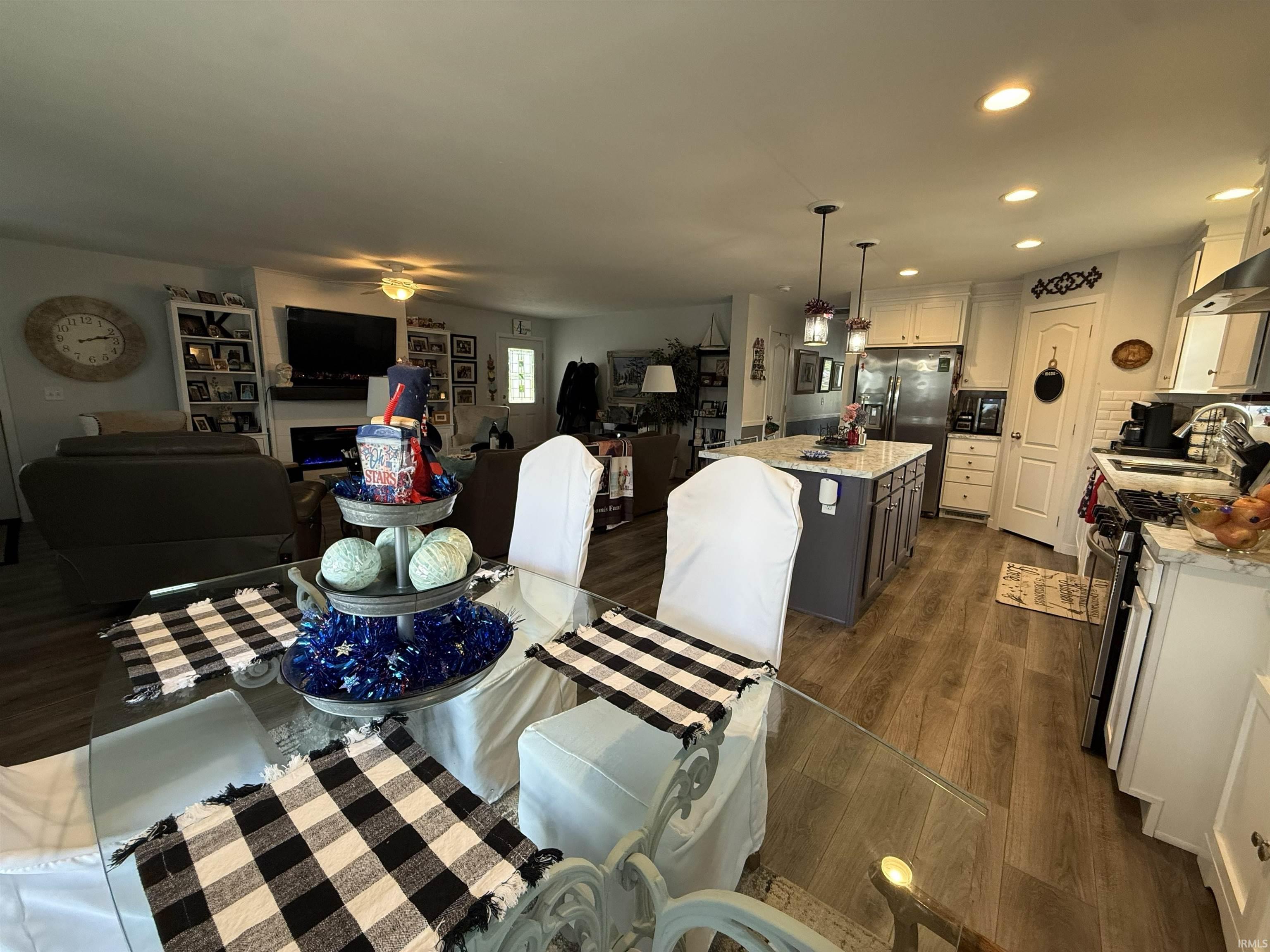 Photo 11 of 11385 N Memorial Parkway