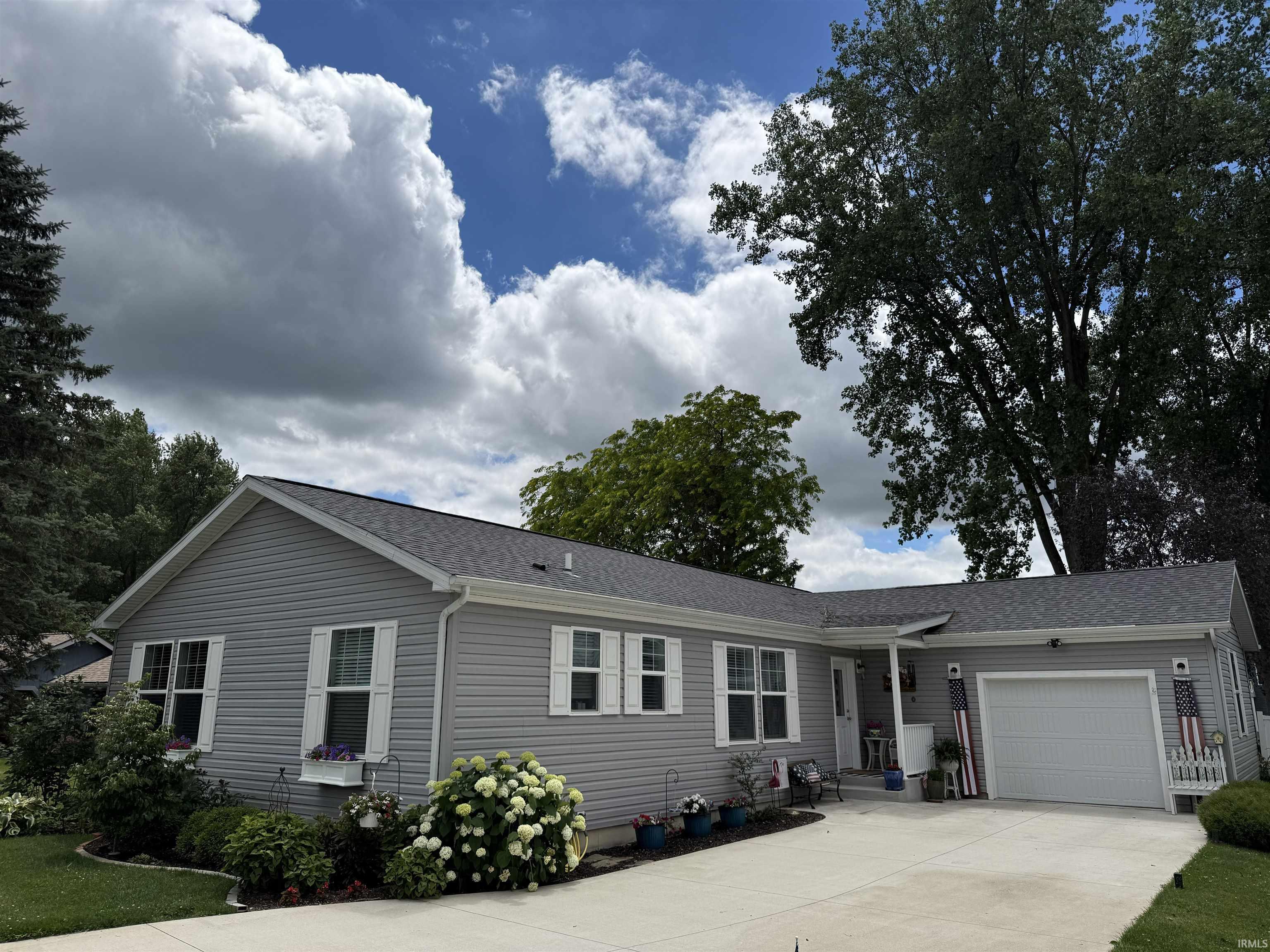 Photo 36 of 11385 N Memorial Parkway