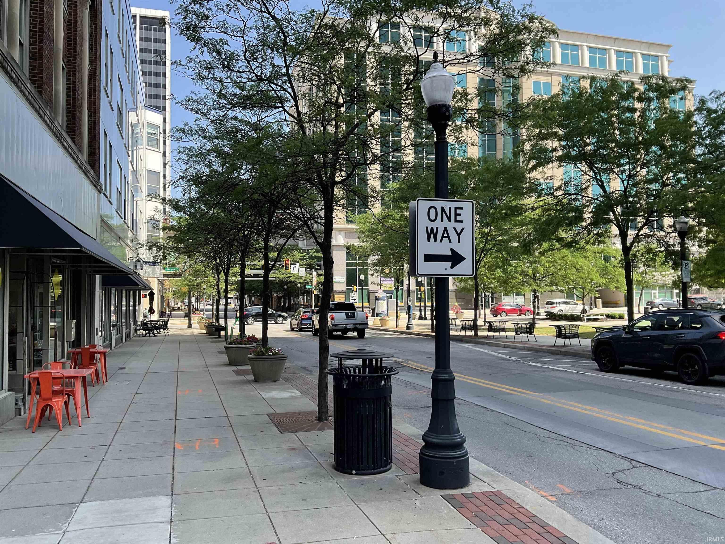Photo 18 of 112 W Washington Boulevard