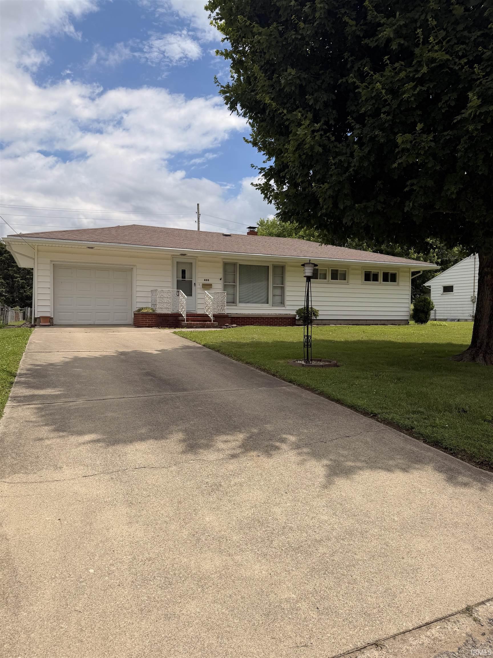Homes for sale in Logansport, IN | 400 E Roselawn Dr, Logansport, IN 46947 | MLS# 202624421