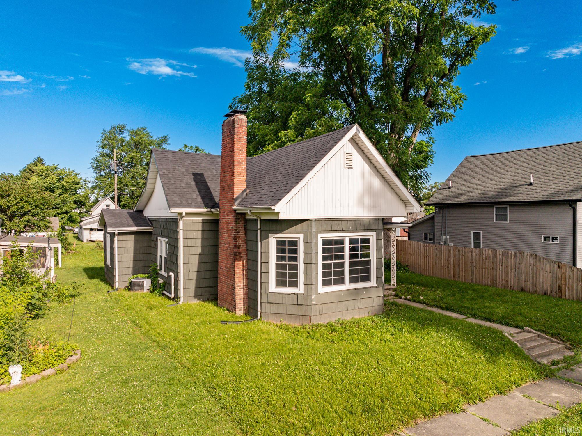 Homes for sale in Elwood, IN | 806 S 17th St, Elwood, IN 46036 | MLS# 202624574