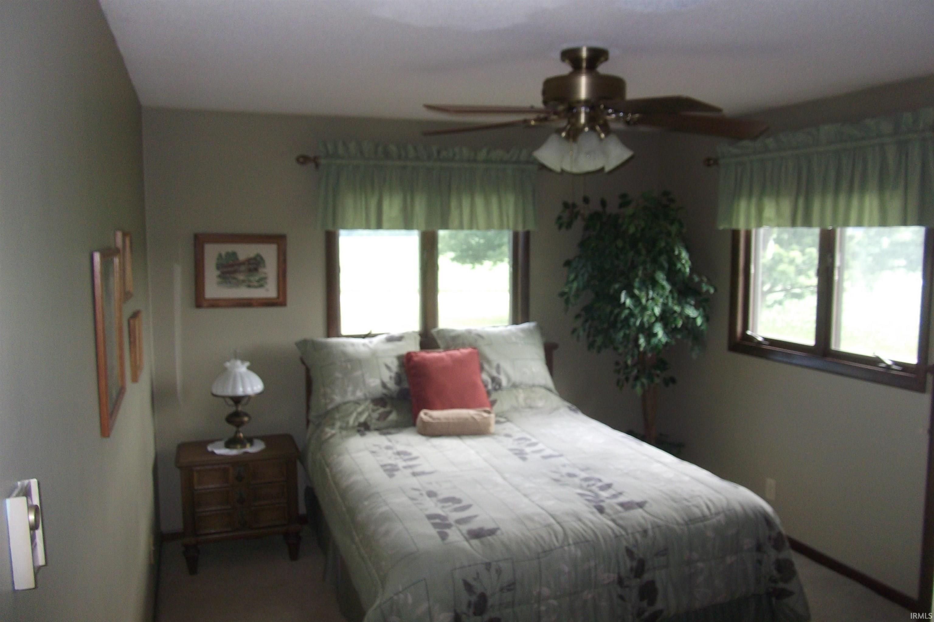 Photo 10 of 4565 E 100 N