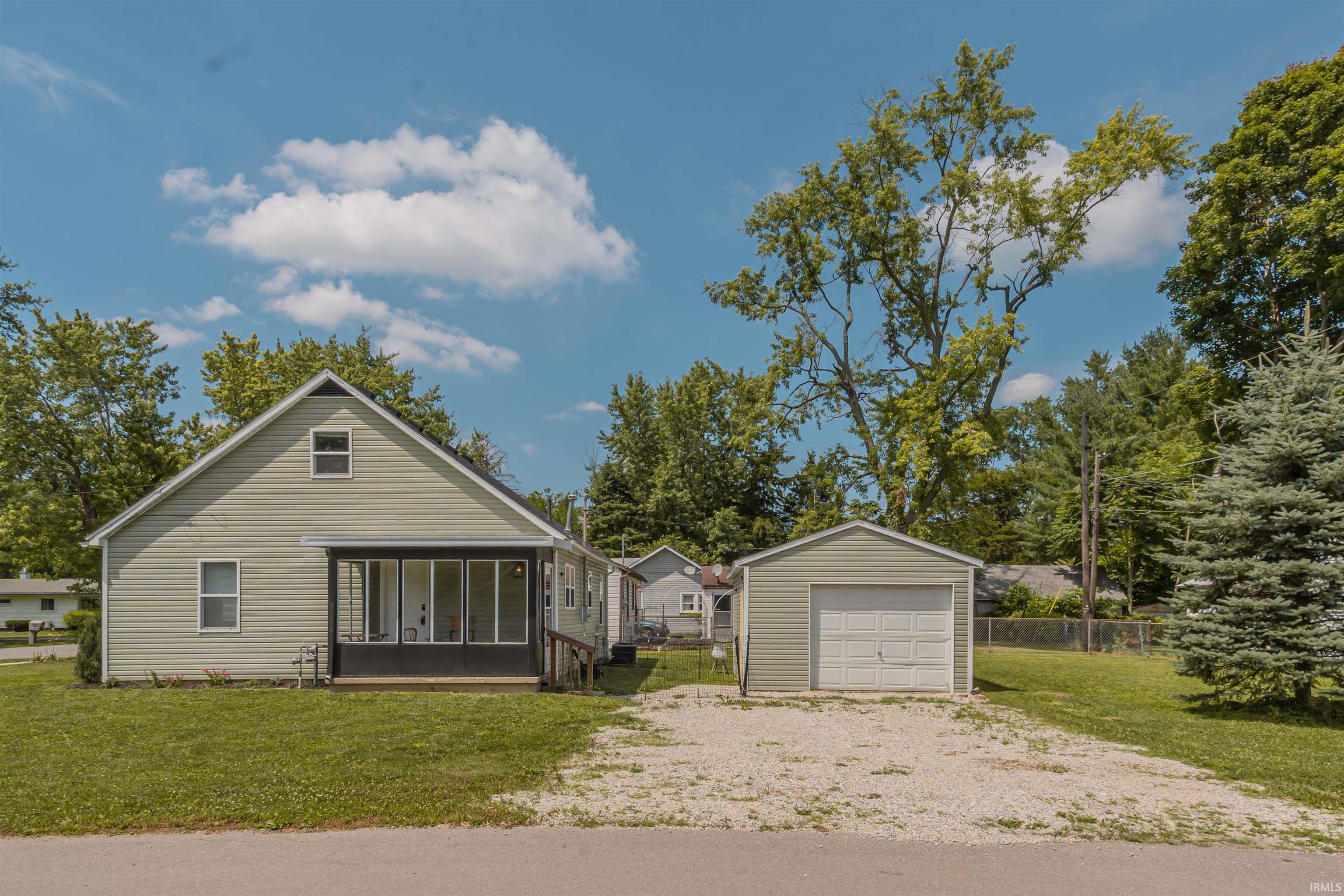 Photo 3 of Manufactured home for sale at 1928 S Meeker Ave, Muncie, IN 47302 | MLS# 202625351 | Listing updated on 2026-09-16