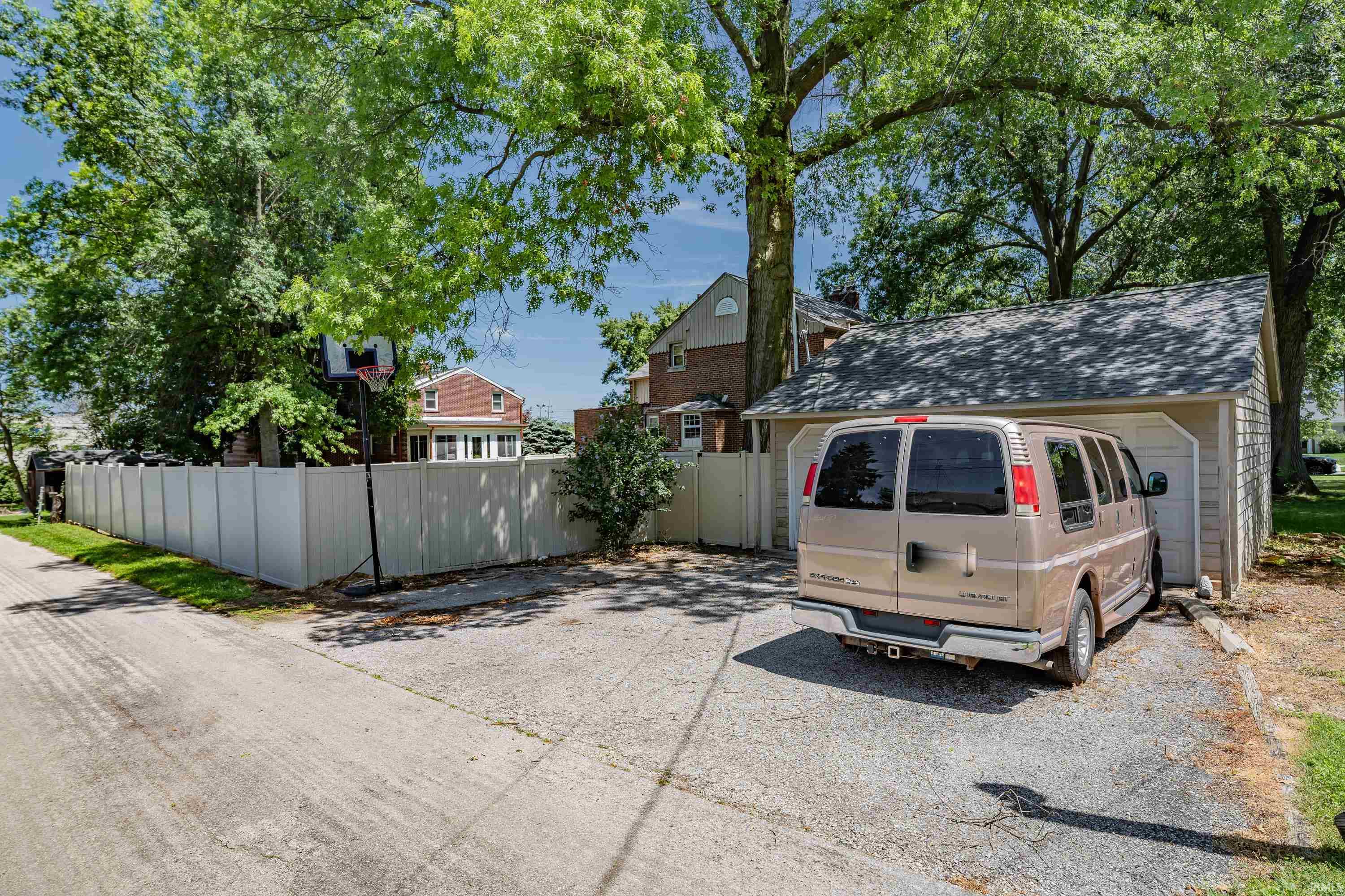 Photo 11 of 1738 Cherry Street