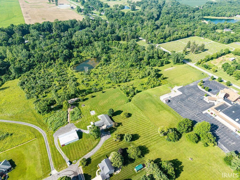 Photo 14 of 300 W Woodview