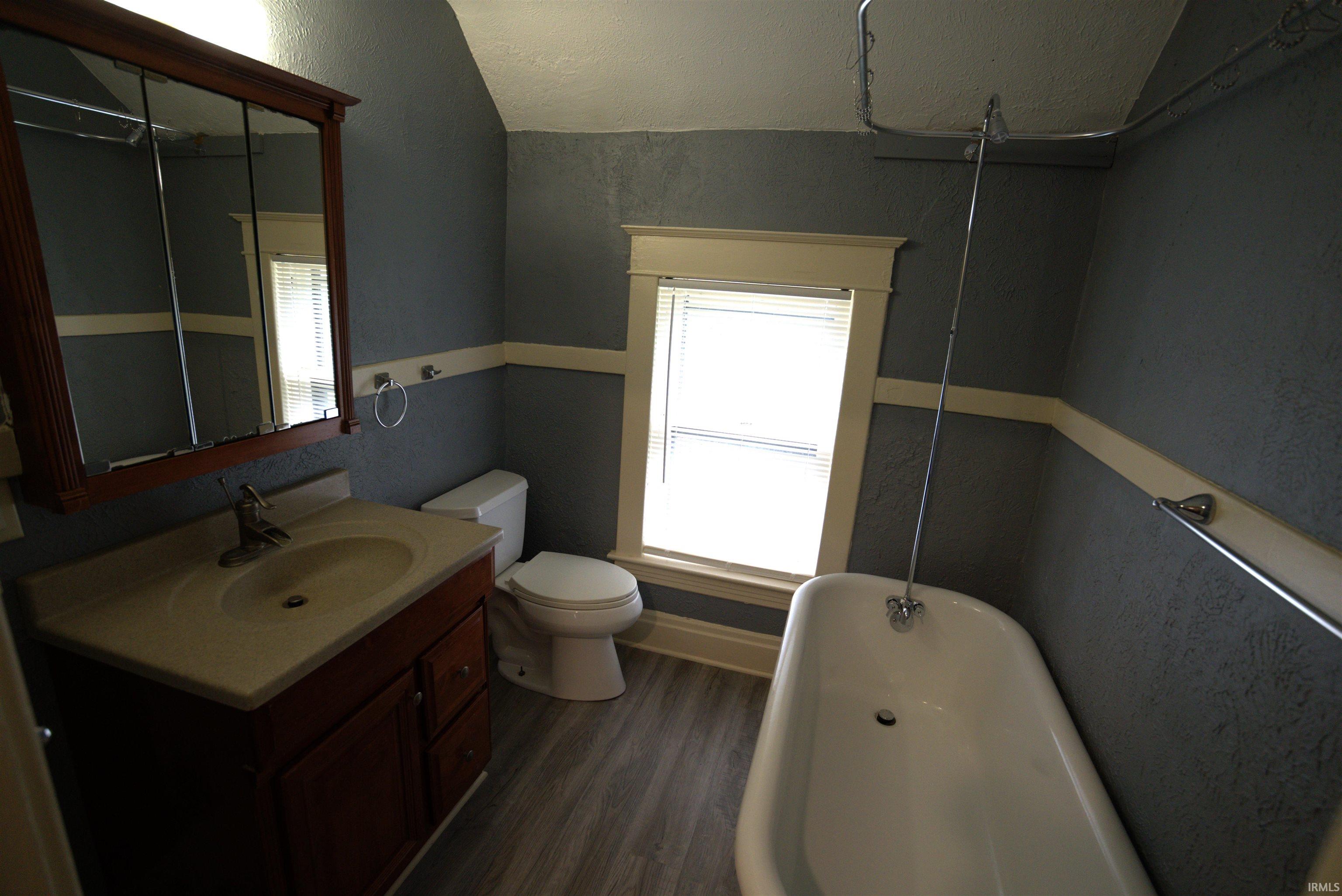 2nd Floor Bathroom