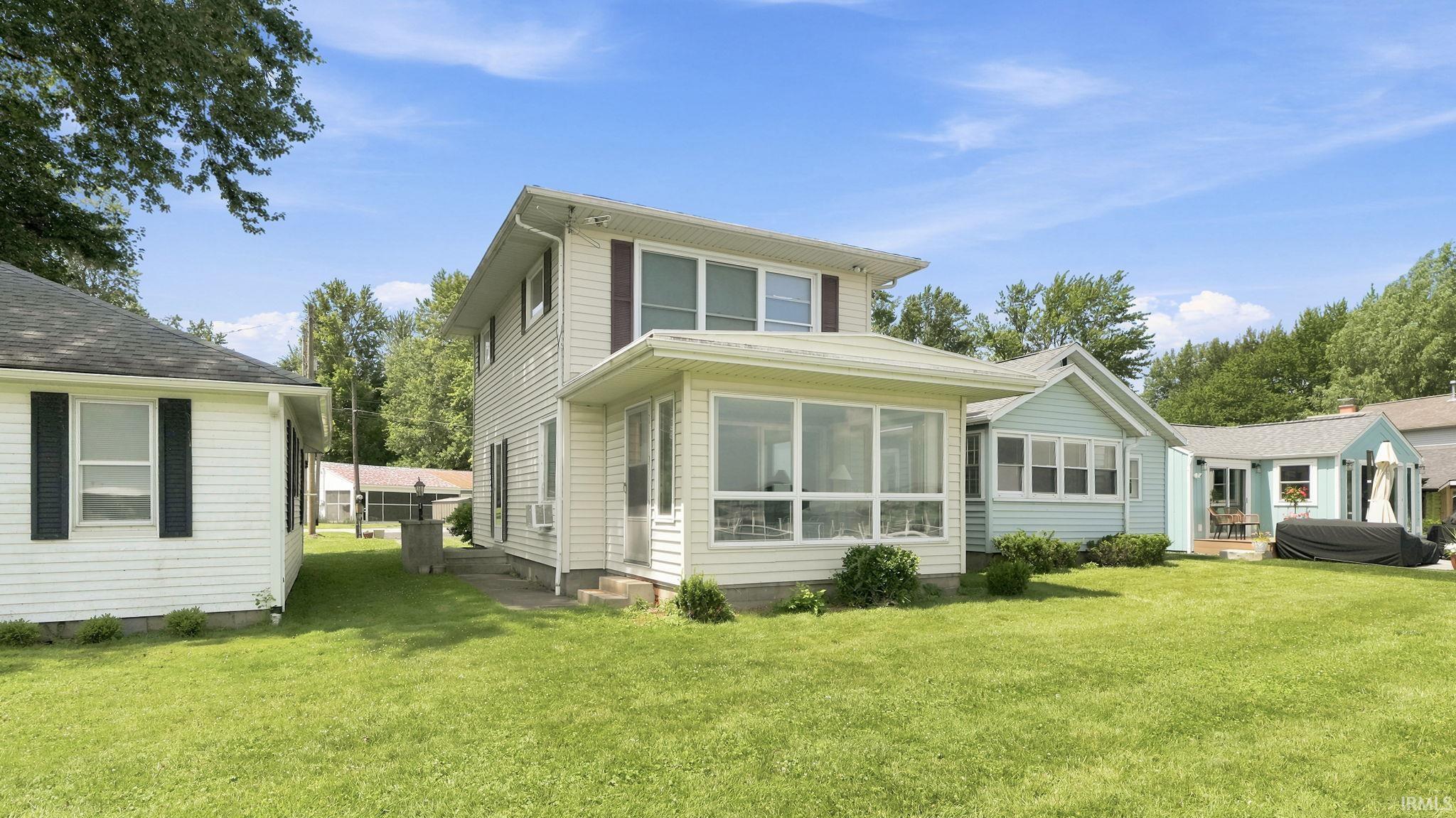 1st image of 628 E Lakewood Ave, Warsaw, IN 46580 | MLS# 202626349