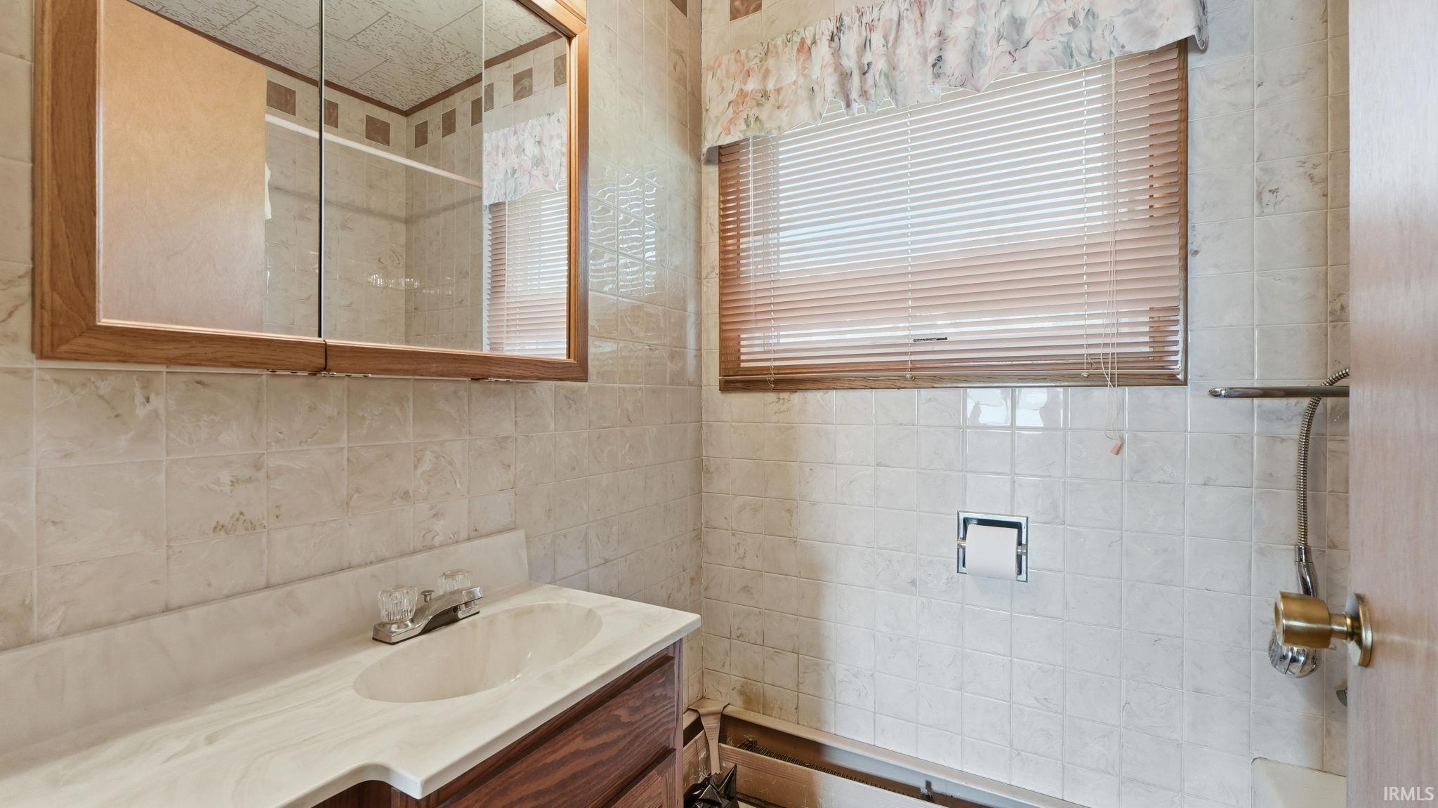 40th image of 628 E Lakewood Ave, Warsaw, IN 46580 | MLS# 202626349