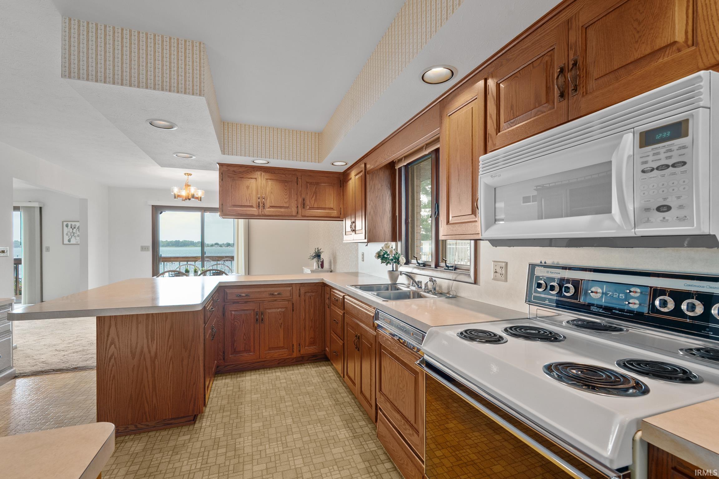 Photo 23 of 727 E Northshore Drive