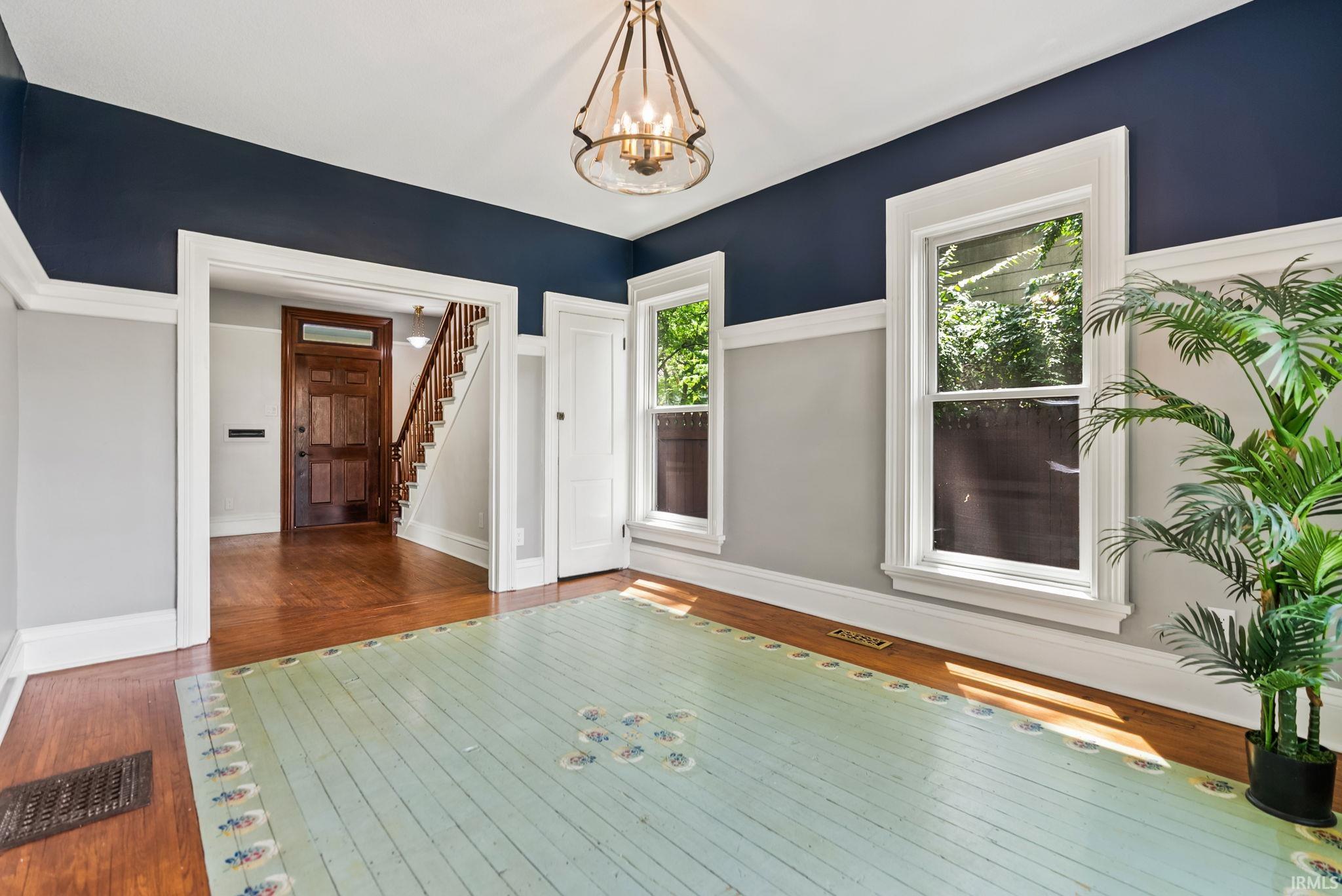 Photo 16 of 1310 W Jefferson Boulevard