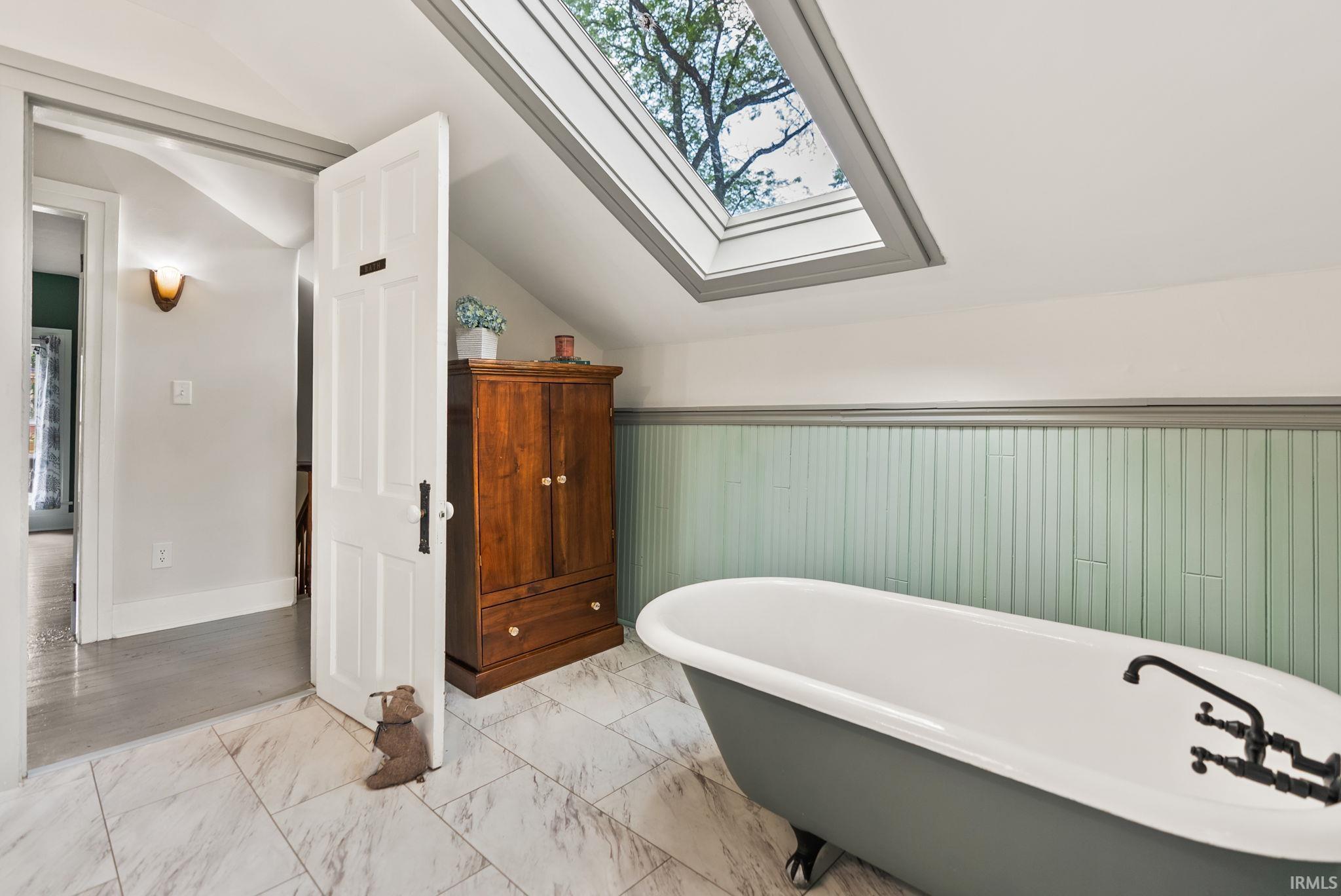 Photo 25 of 1310 W Jefferson Boulevard