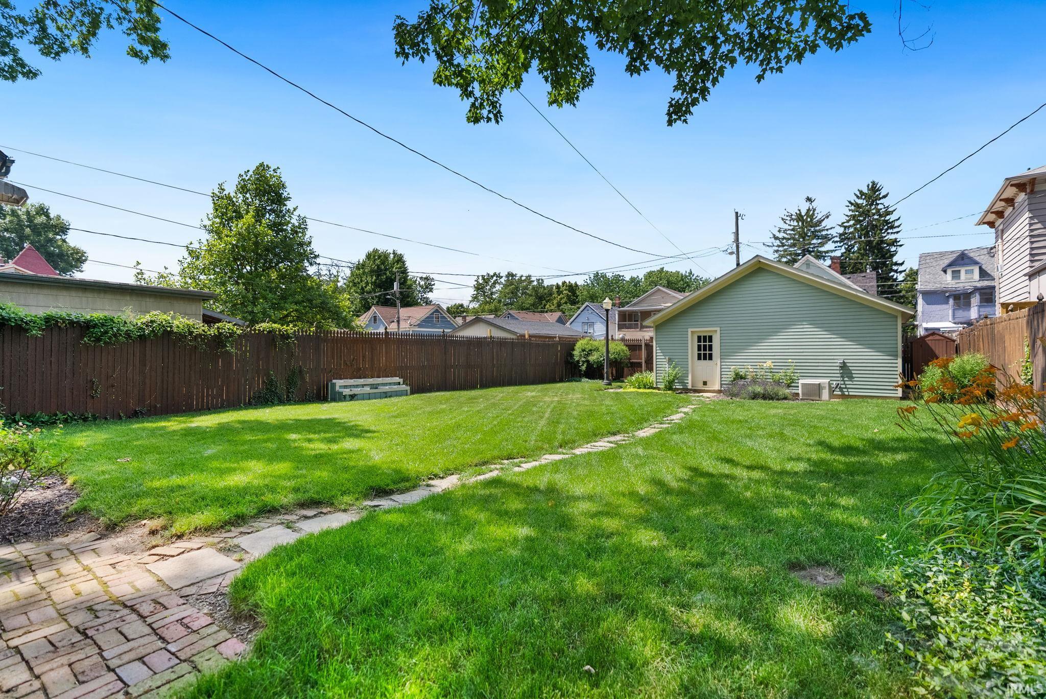 Photo 36 of 1310 W Jefferson Boulevard