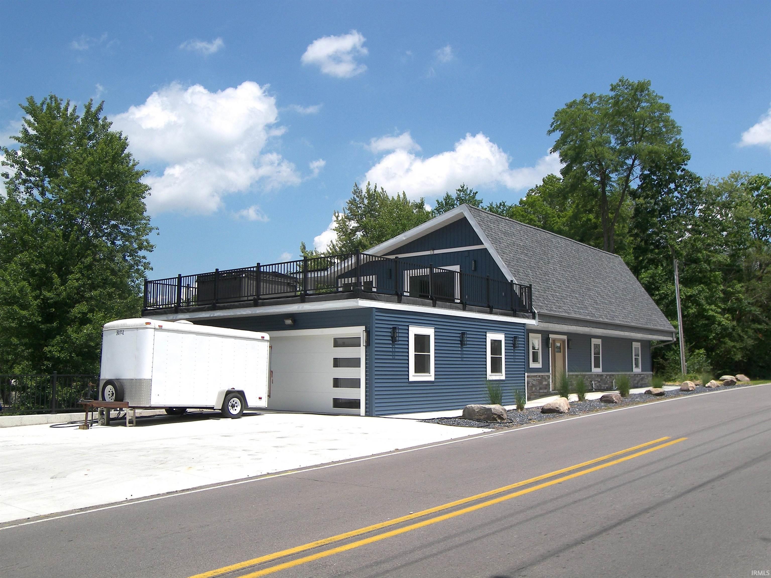 Photo 5 of 2906 E Armstrong Road