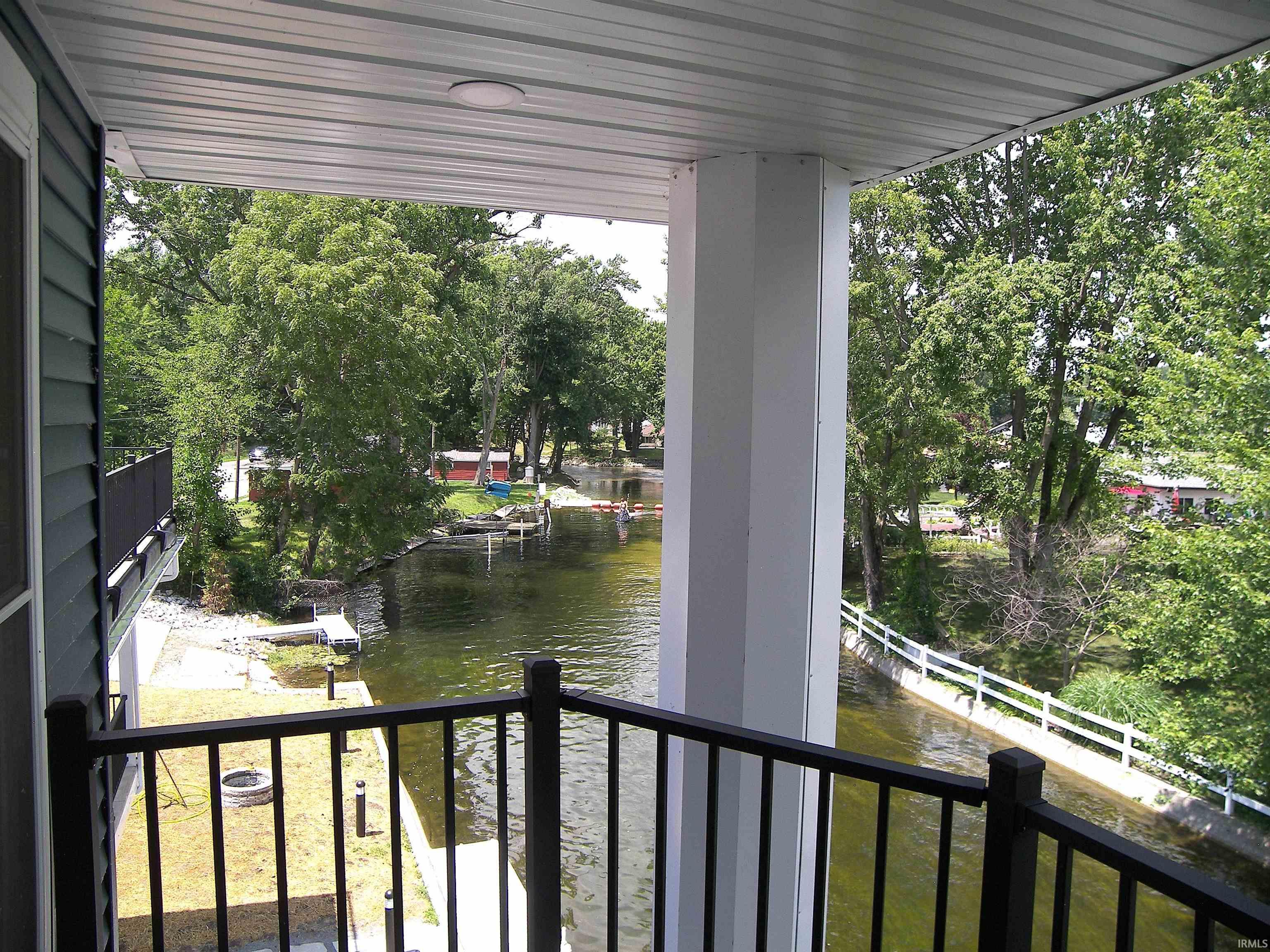 Photo 5 of 2906 E Armstrong Road