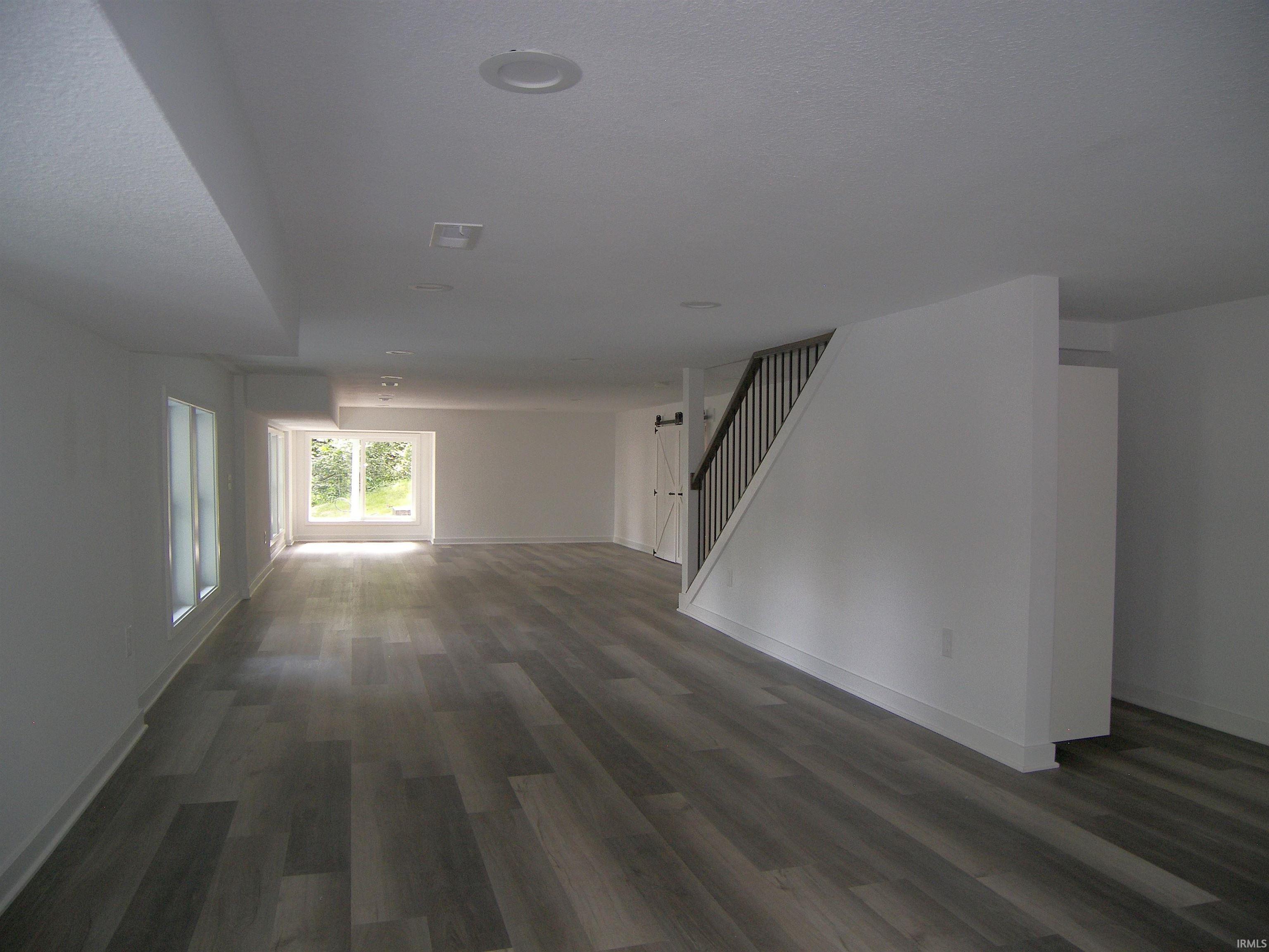 Photo 8 of 2906 E Armstrong Road
