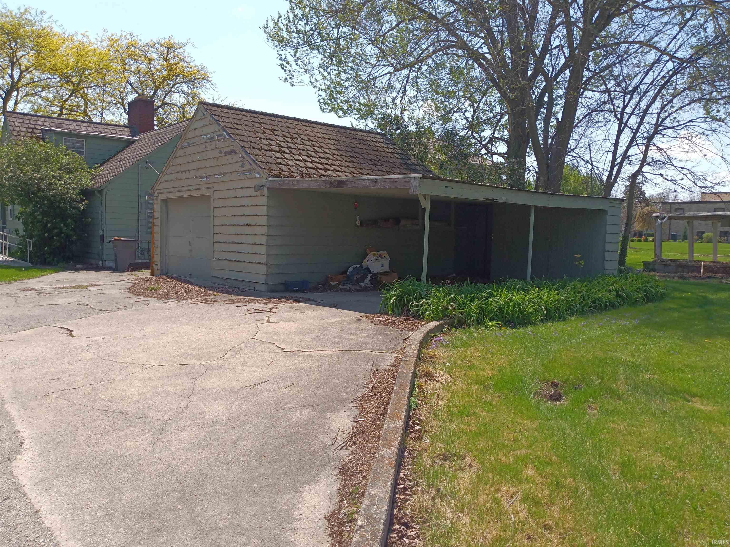 Photo 1 of 916 W Monroe Street