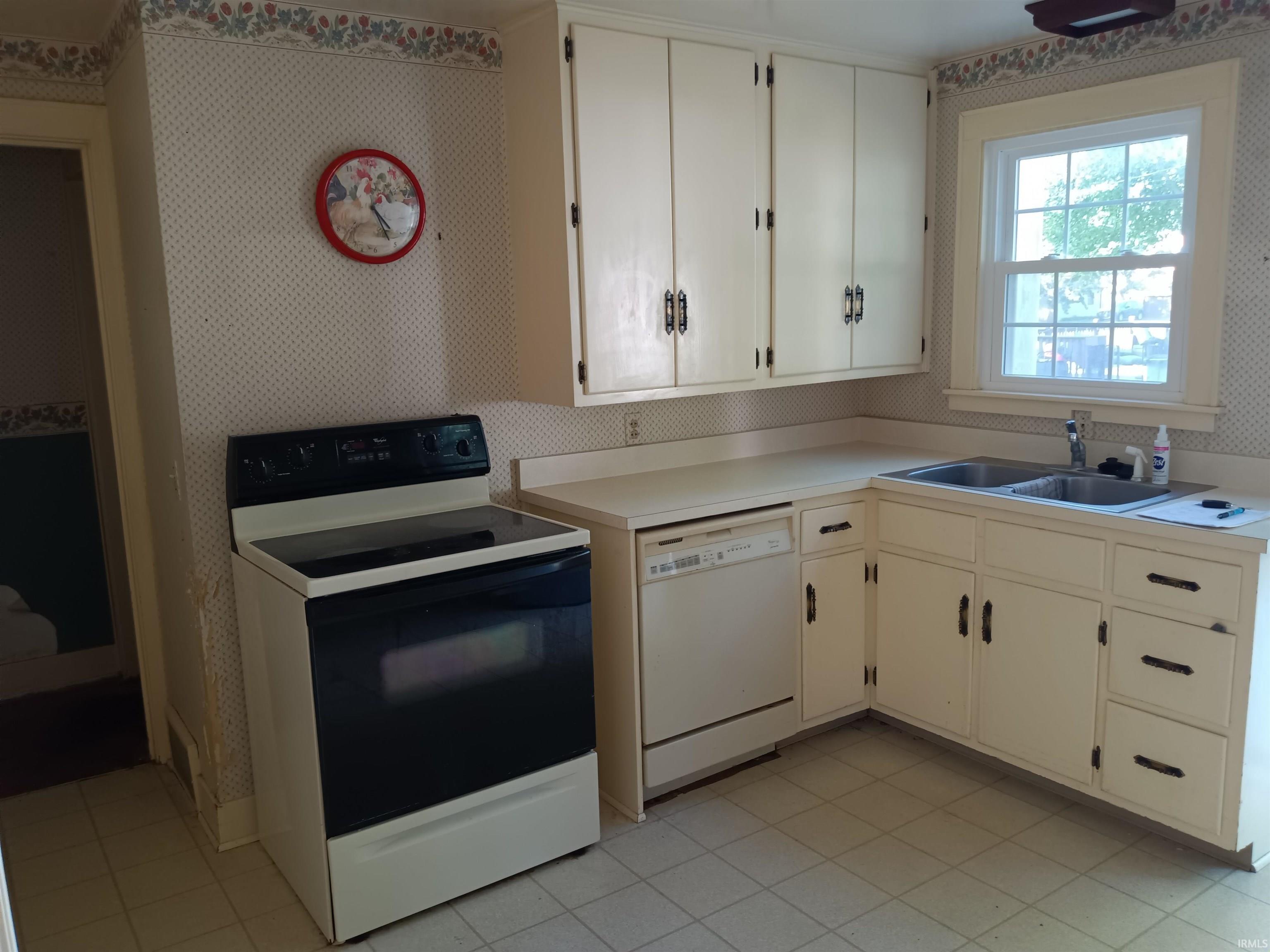 Photo 7 of 916 W Monroe Street