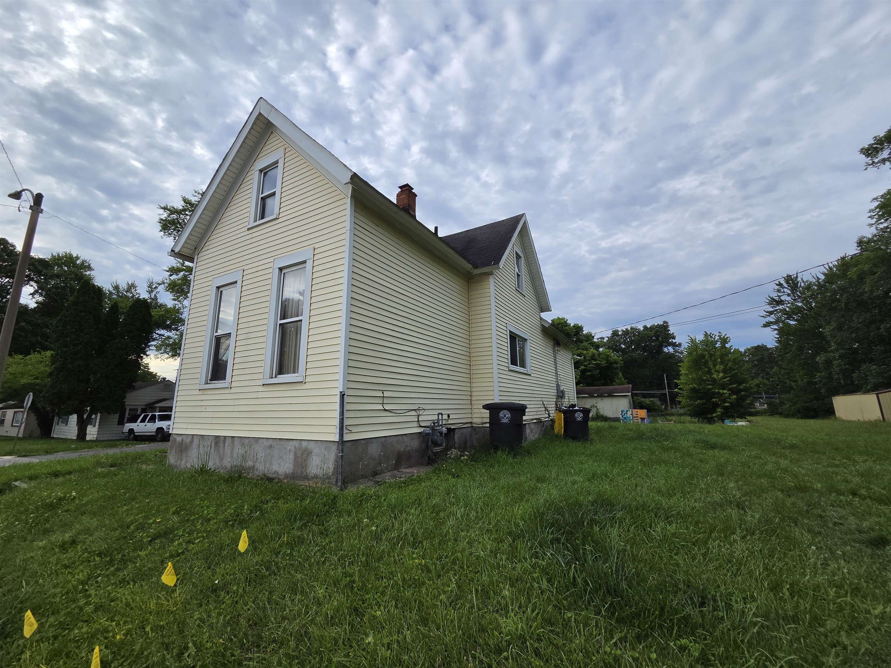 Photo 11 of 2524 Manford Street
