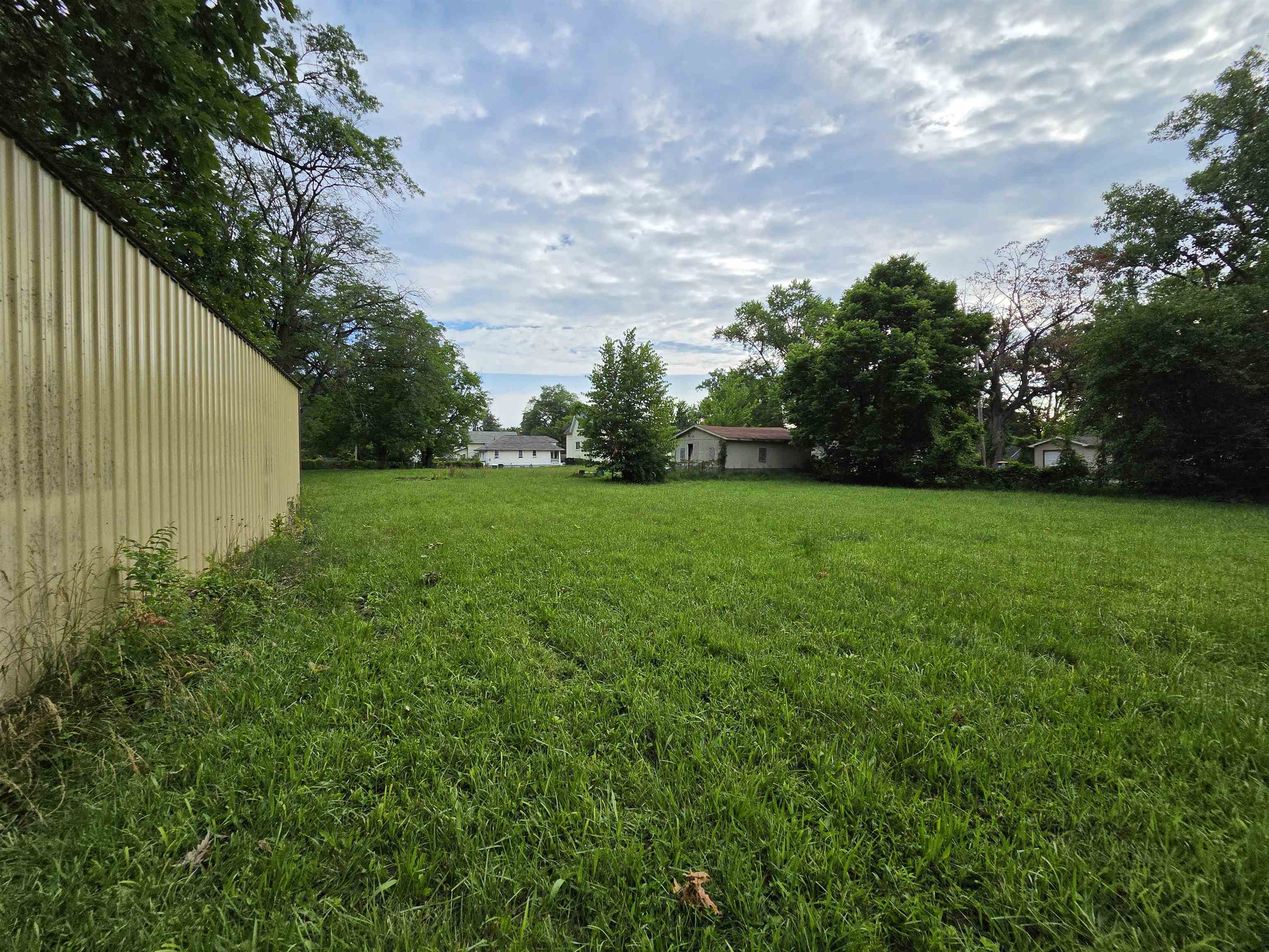Photo 15 of 2524 Manford Street
