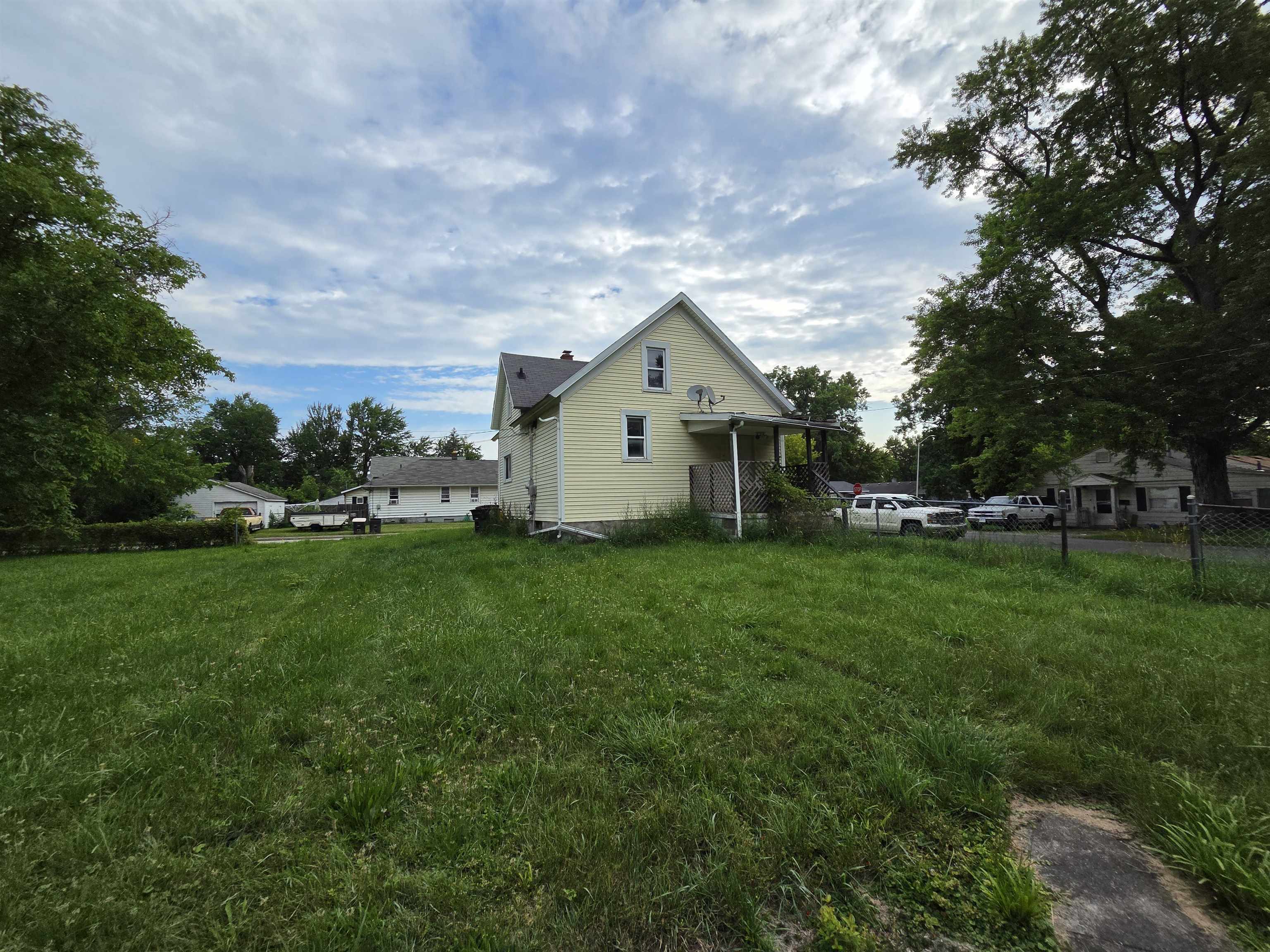 Photo 16 of 2524 Manford Street