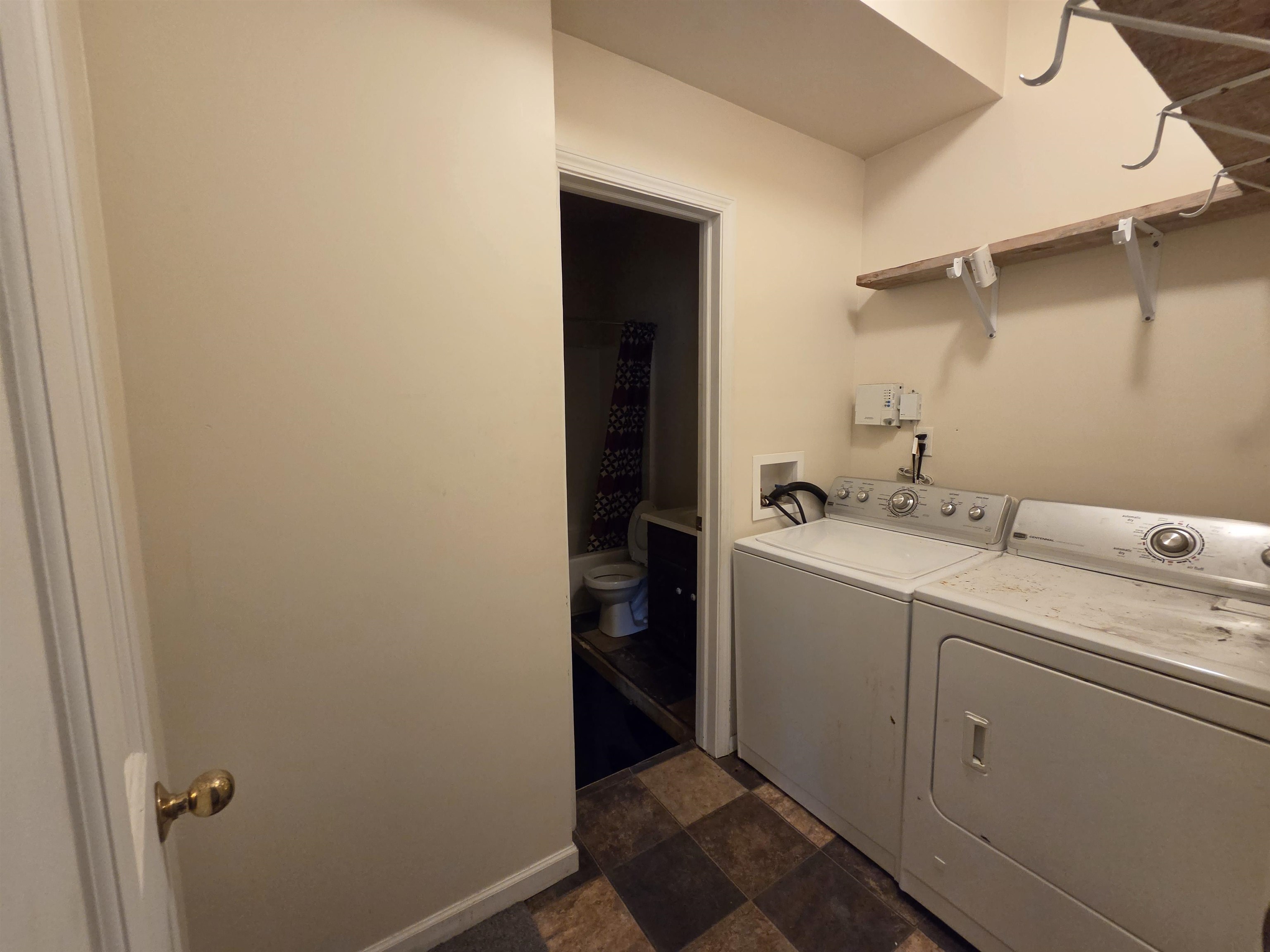 Photo 27 of 2524 Manford Street