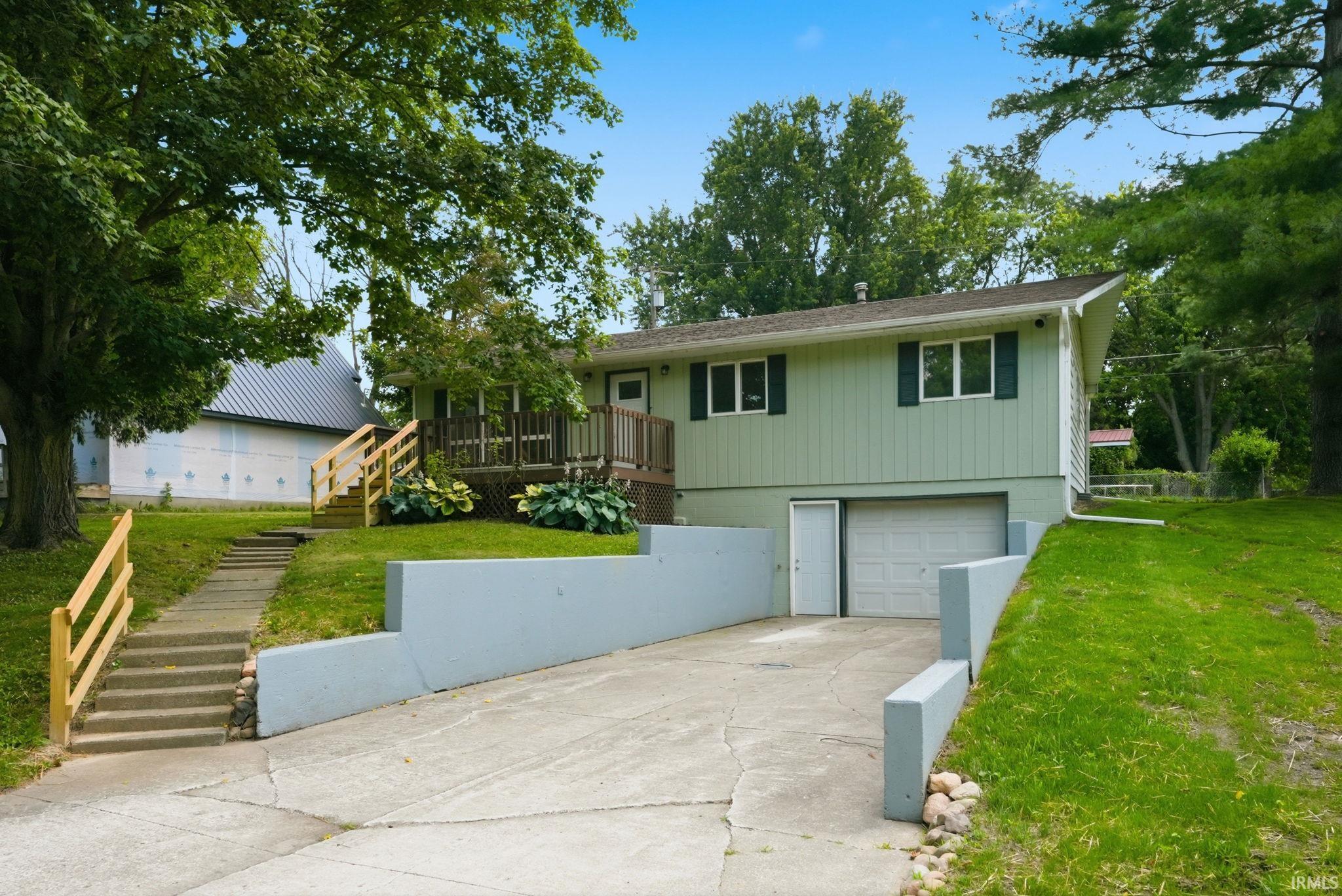 Photo 3 of 11179 N Wawasee Circle E Circle