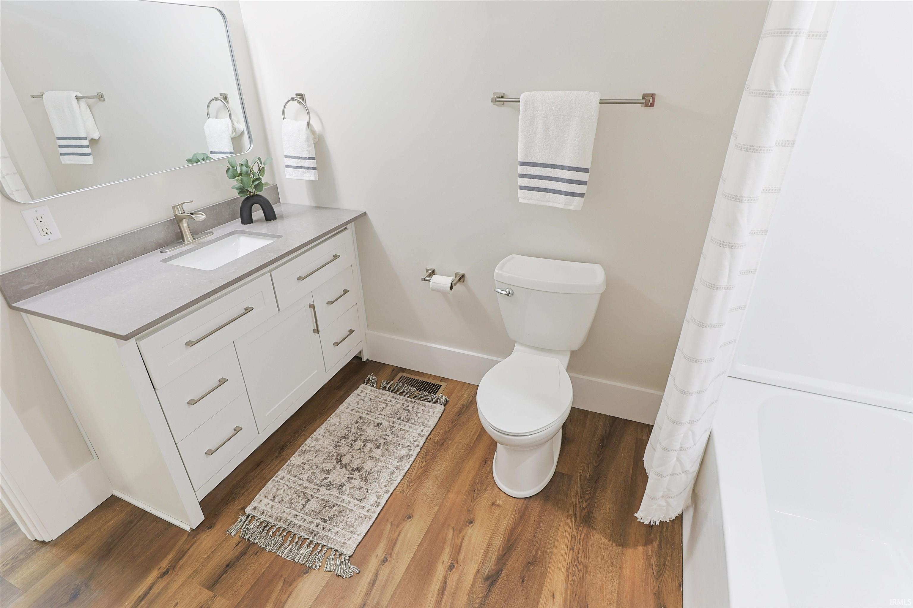 2nd Newly Remodeled Full Bathroom
