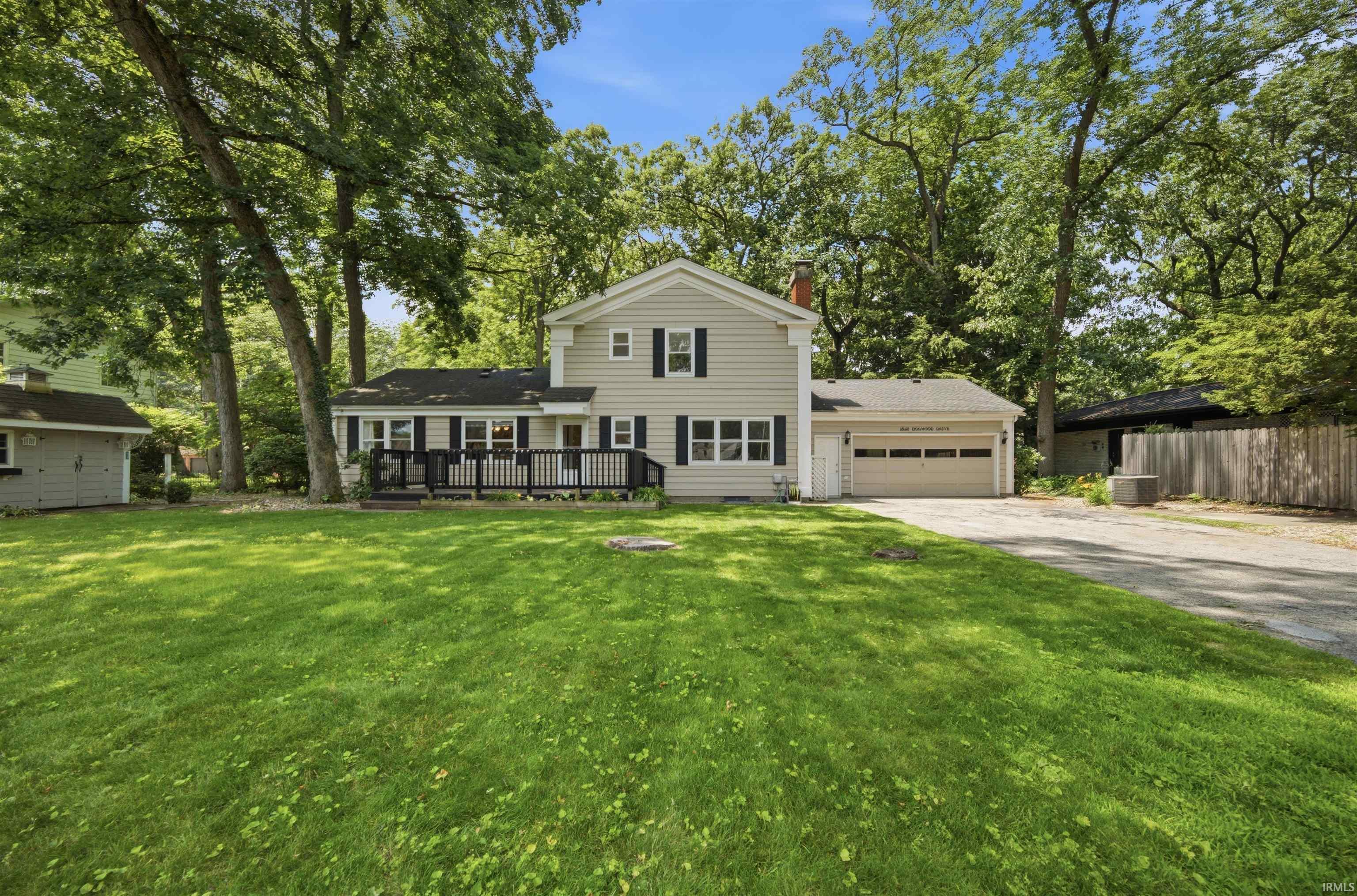 Photo 2 of 1528 Dogwood Drive