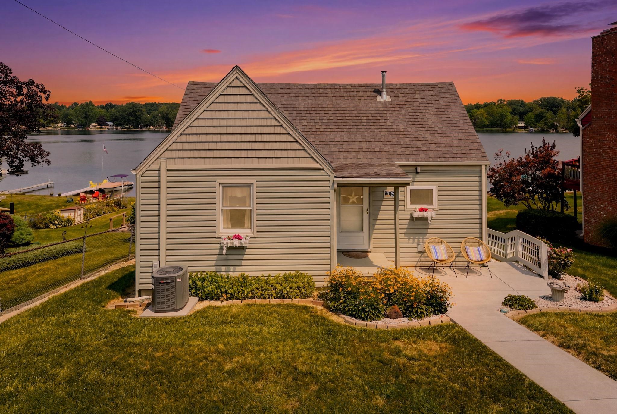 Beautiful cottage ready for new homeowners to enjoy its charm and entertaining opportunity!