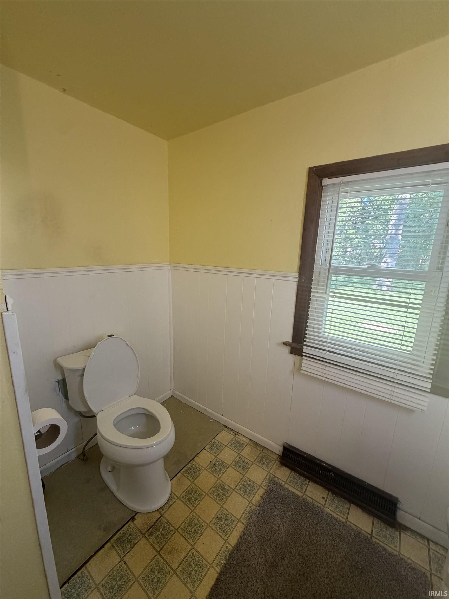 Photo 19 of 2401 Elyetta Street