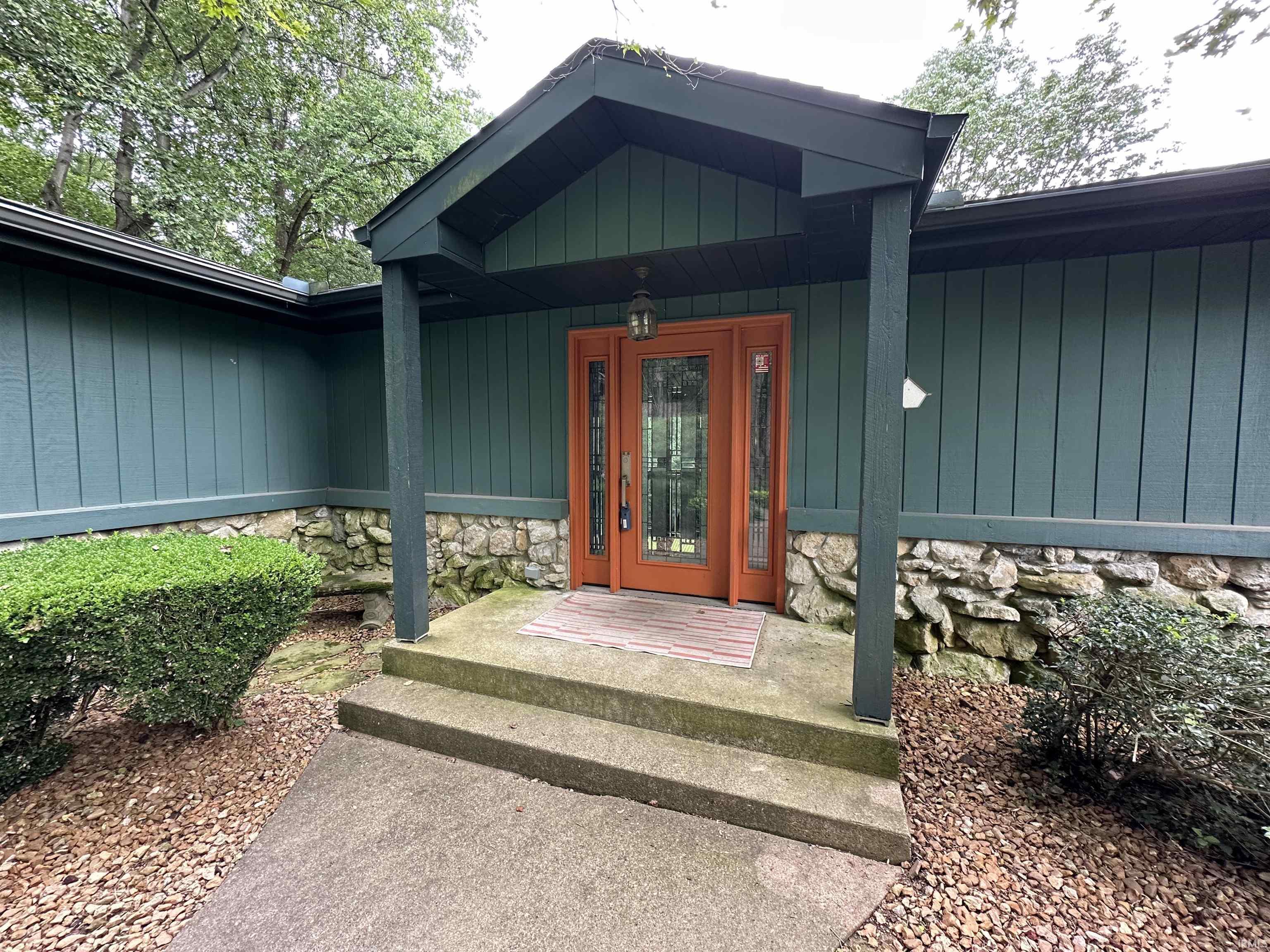 2nd image of 701 Marigold Ct, Evansville, IN 47712 | MLS# 202627730