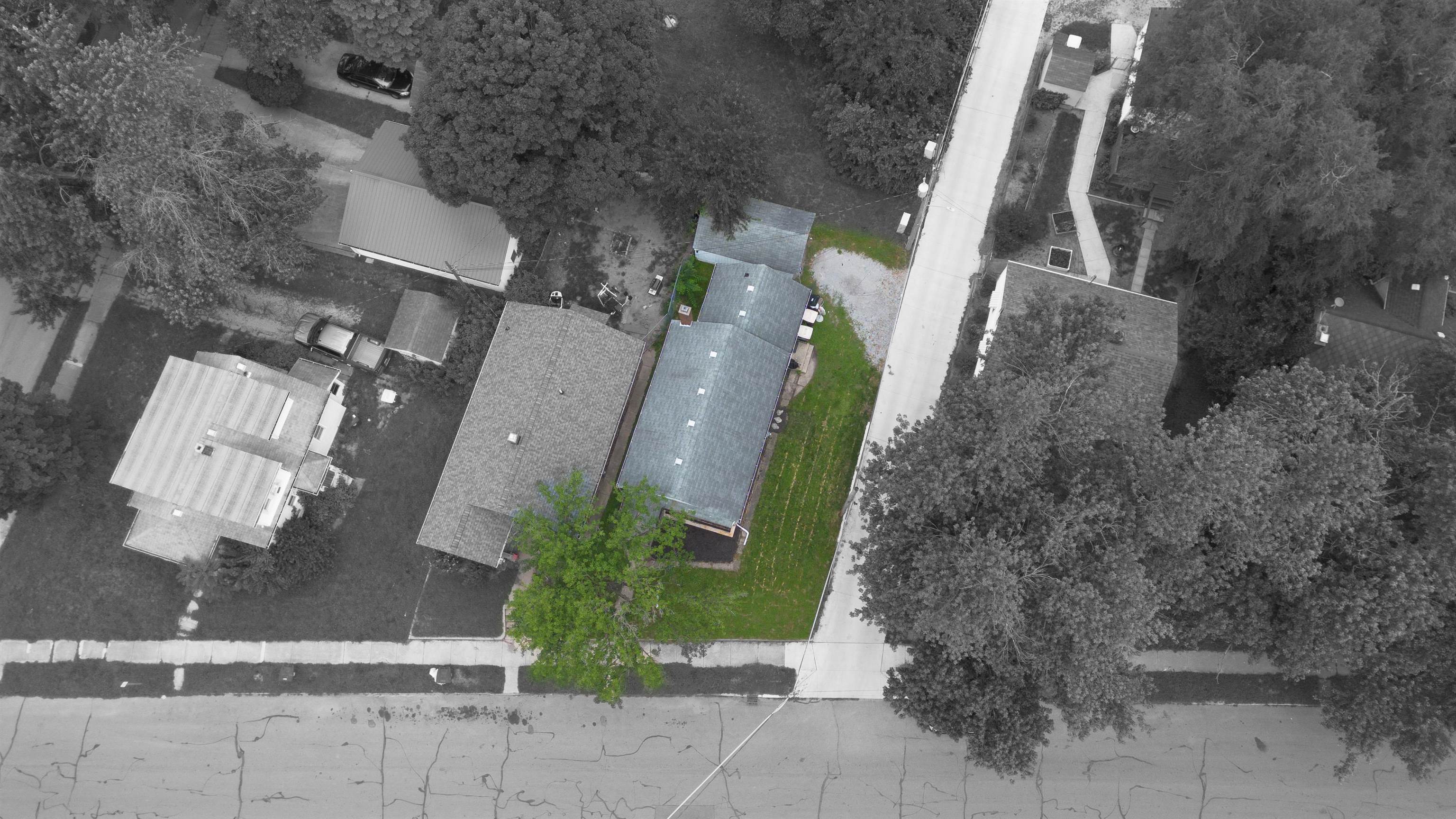 Photo 10 of 915 Delaware Boulevard