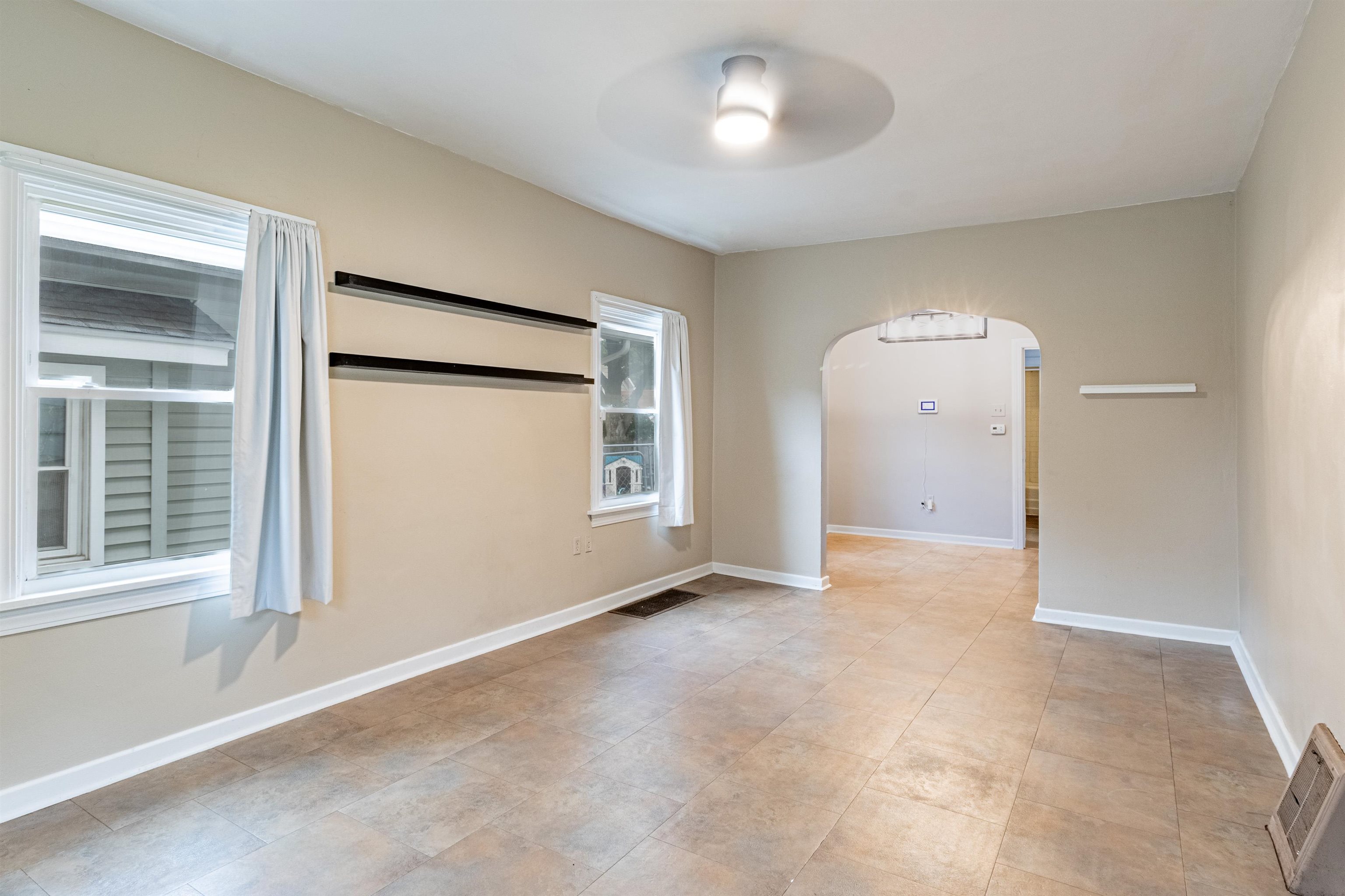 Photo 12 of 915 Delaware Boulevard