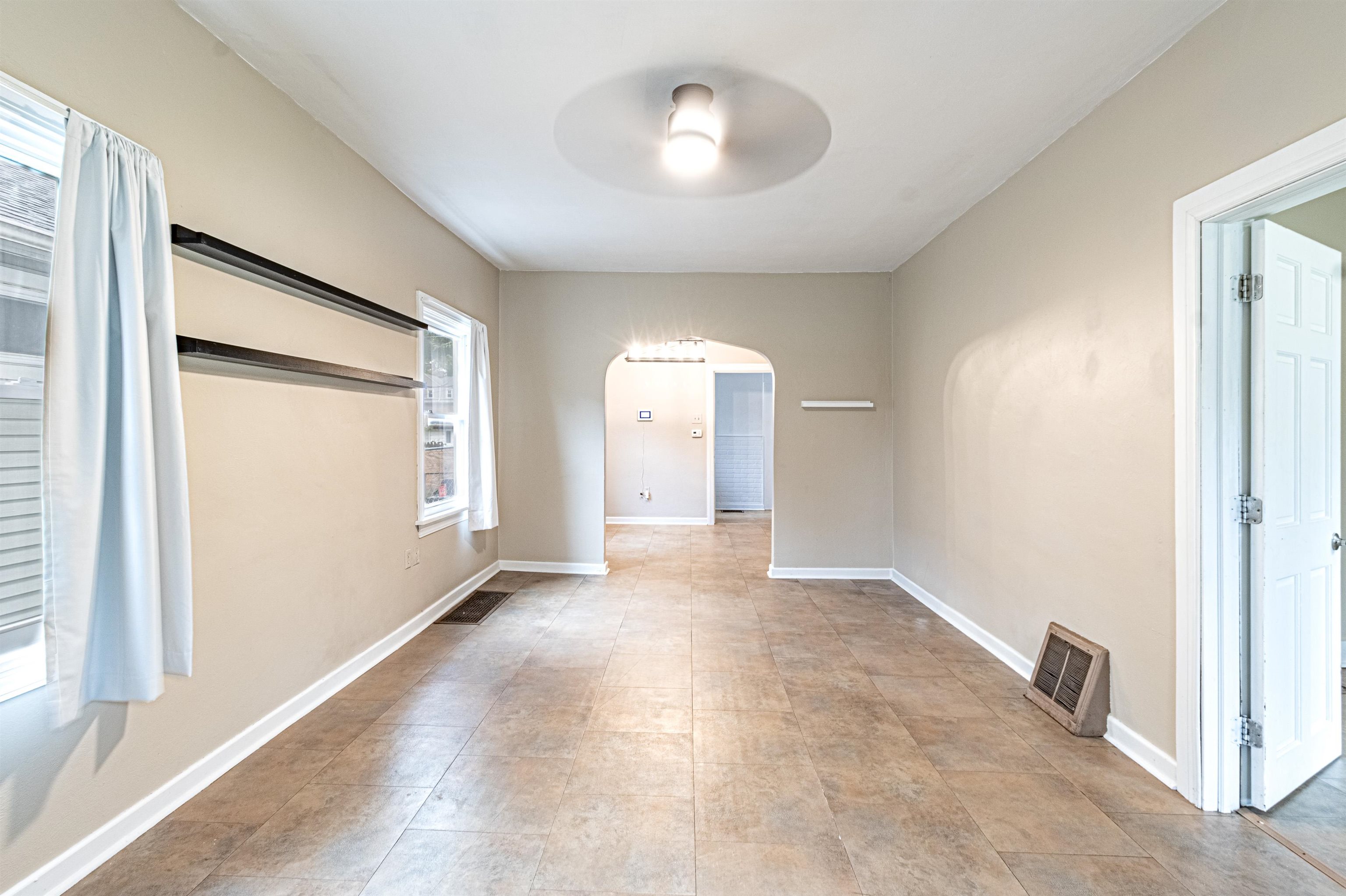 Photo 13 of 915 Delaware Boulevard