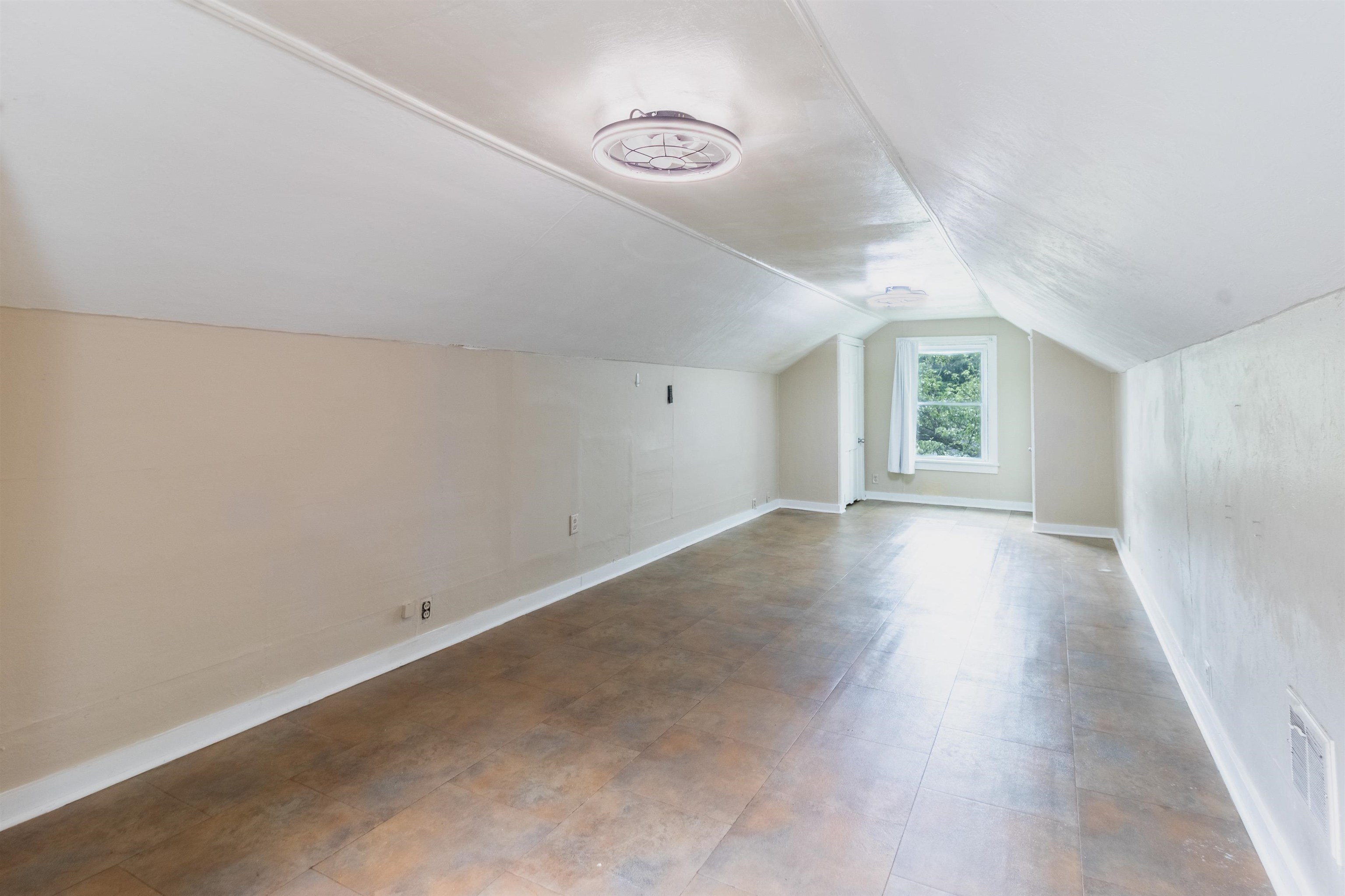 Photo 32 of 915 Delaware Boulevard
