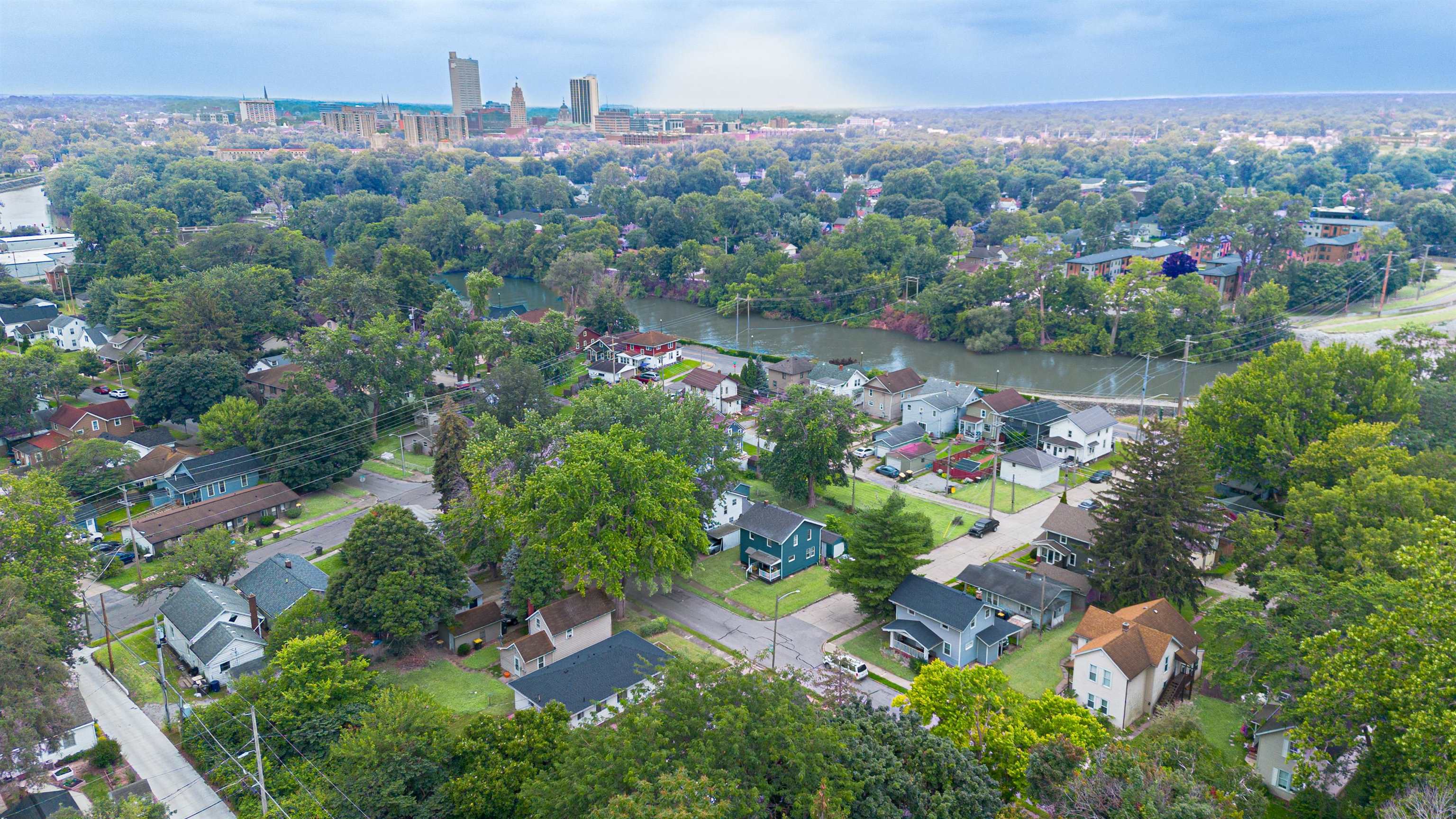 Photo 9 of 915 Delaware Boulevard