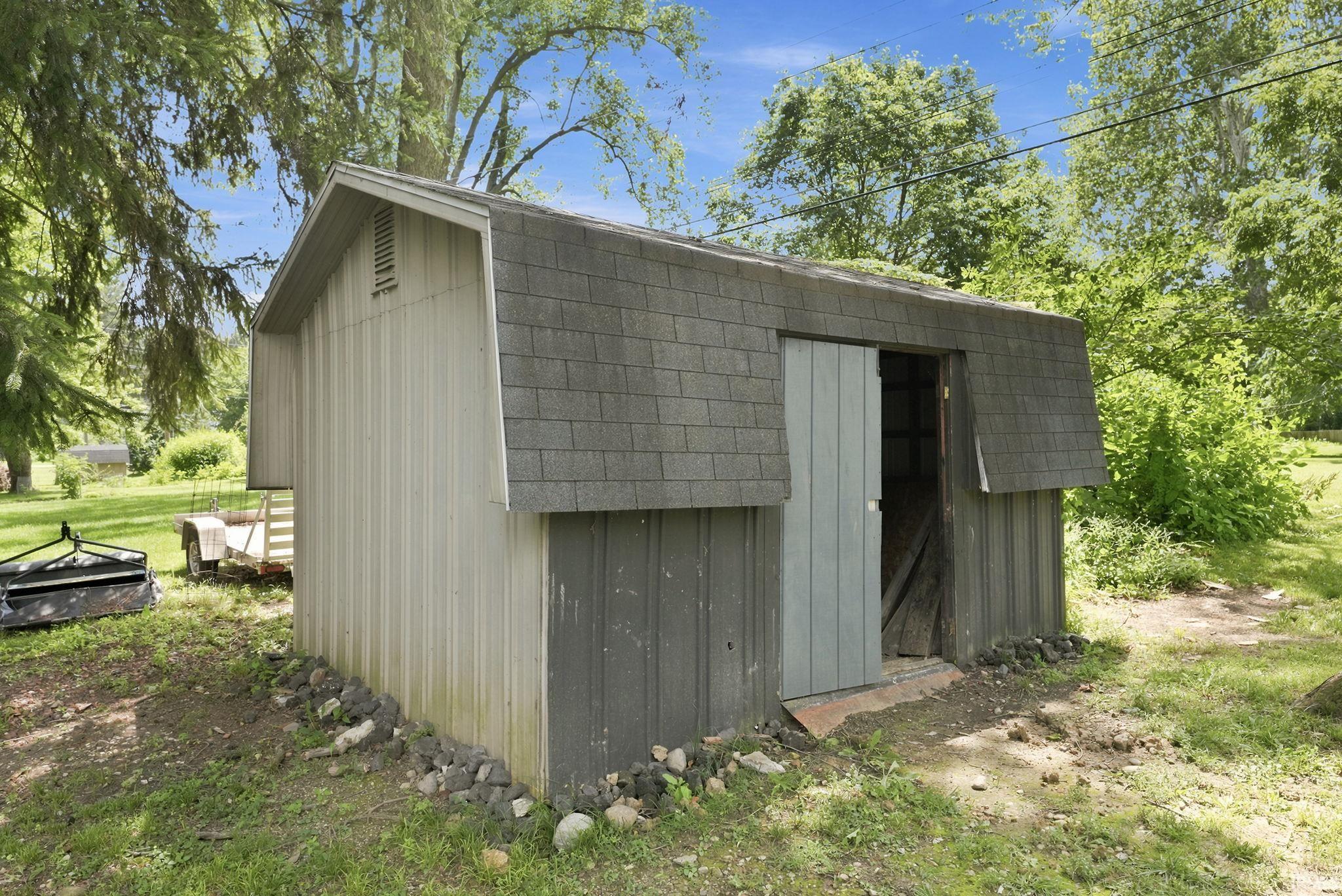 Outdoor structure