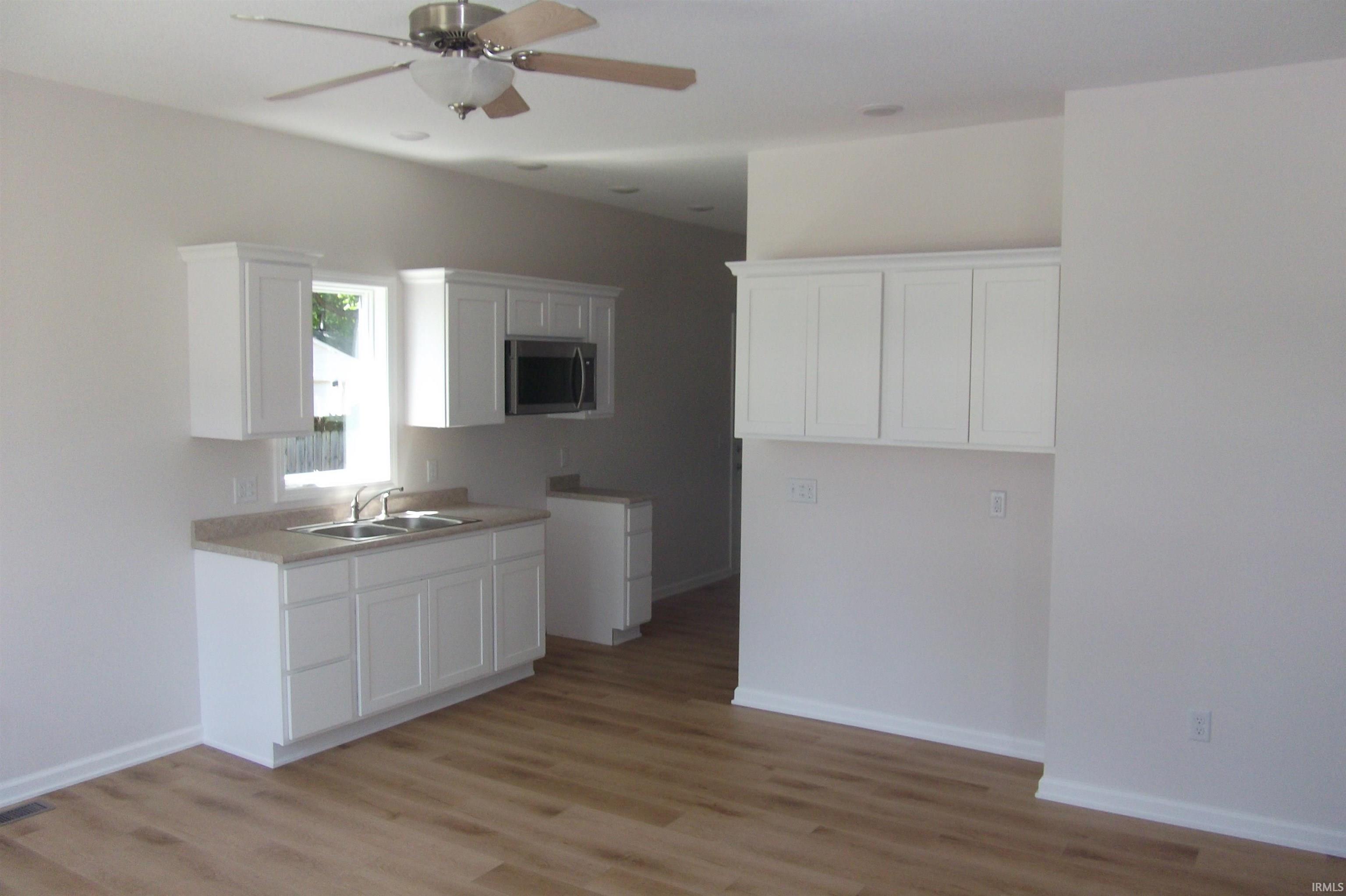 Photo 9 of 515 E Gilmore Street