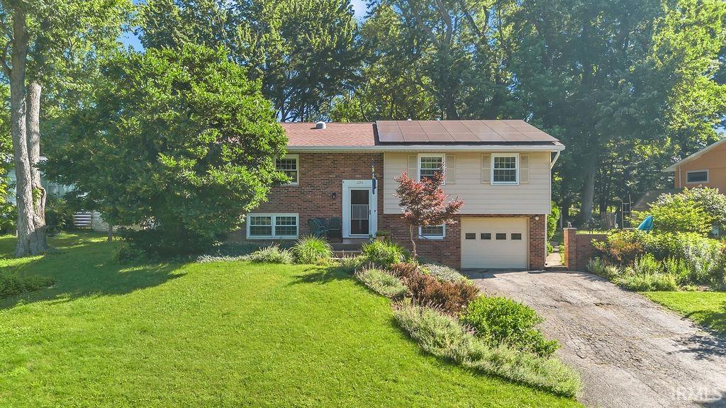 1st image of 2213 S Sussex Dr, Bloomington, IN 47401 | MLS# 202628121