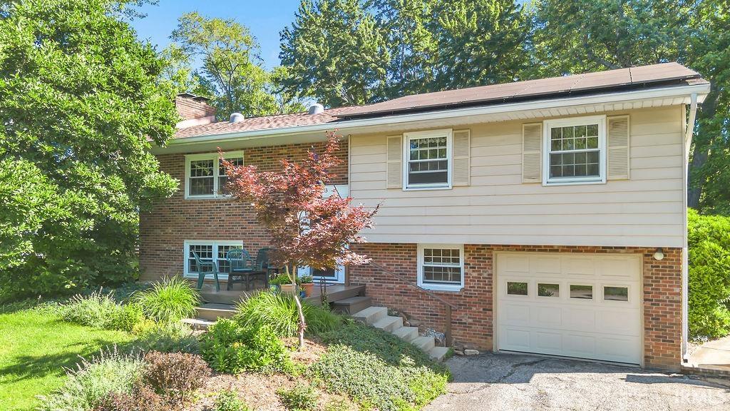 3rd image of 2213 S Sussex Dr, Bloomington, IN 47401 | MLS# 202628121