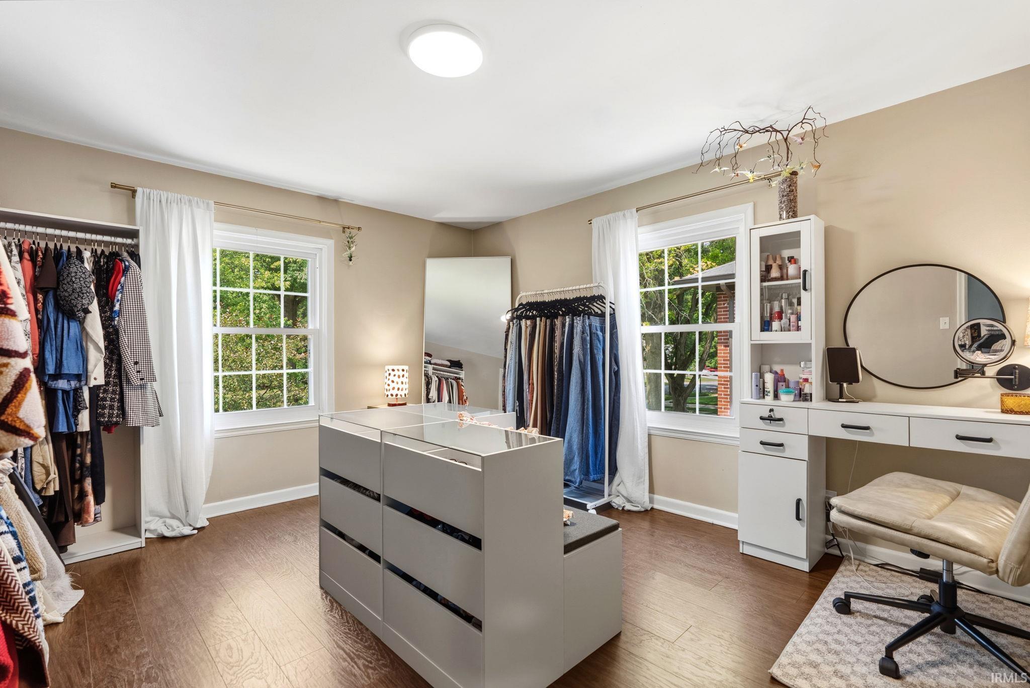 Walk in closet
